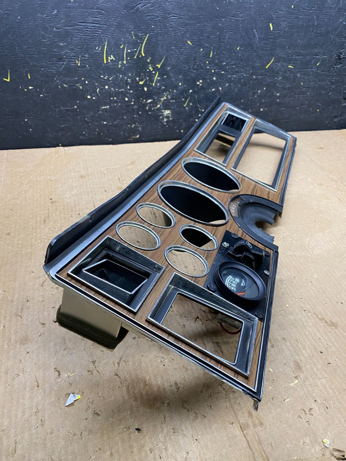 1977 to 1979 LeBaron 1982 to 89 Chrysler 5th Ave Gauge Cluster Bezel Trim Z45561