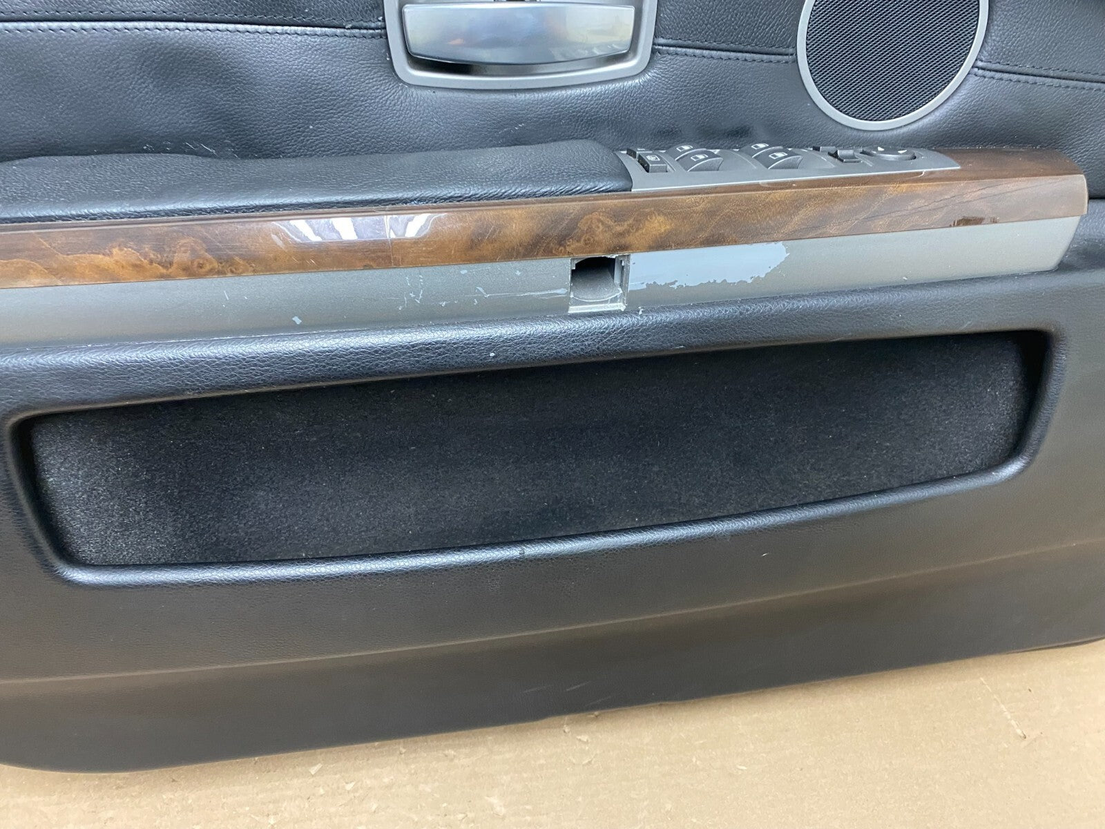 2006 to 2008 BMW 750i Front Left Driver Side Door Trim Panel n7626 DG5