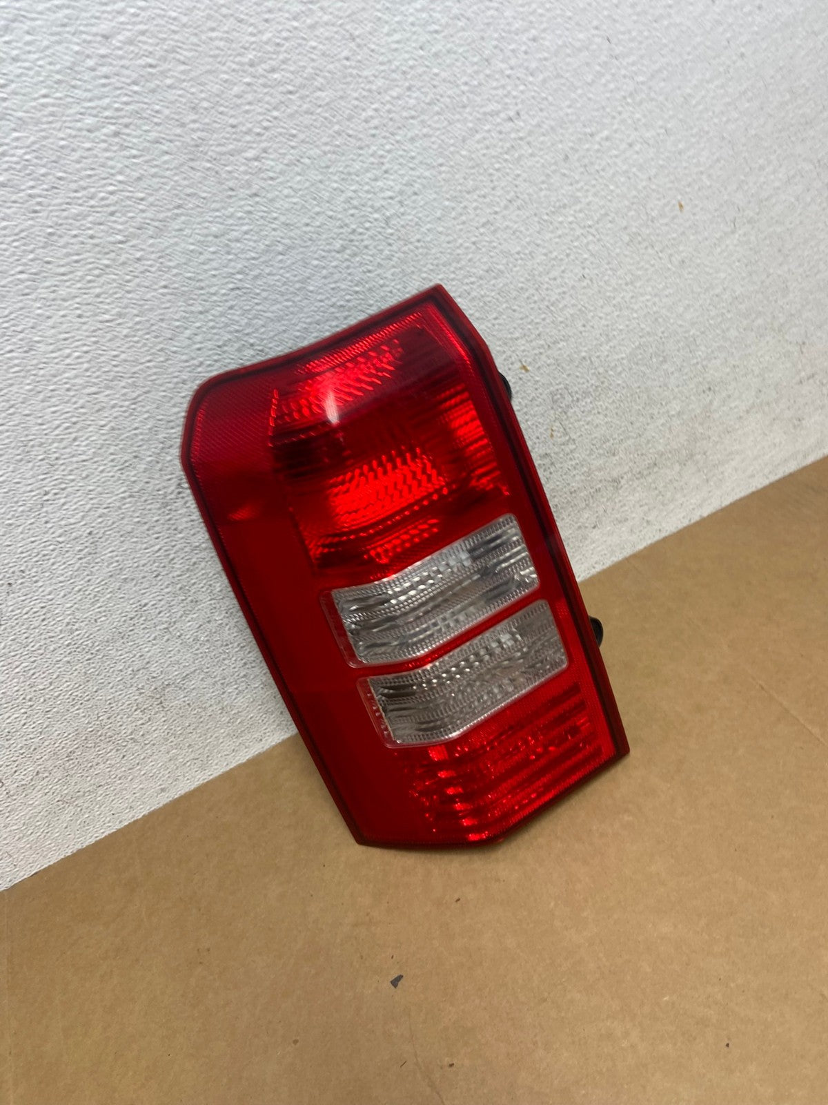 2008 to 2016 Jeep Patriot Left Lh Driver Side Tail Light AE2891 LK2