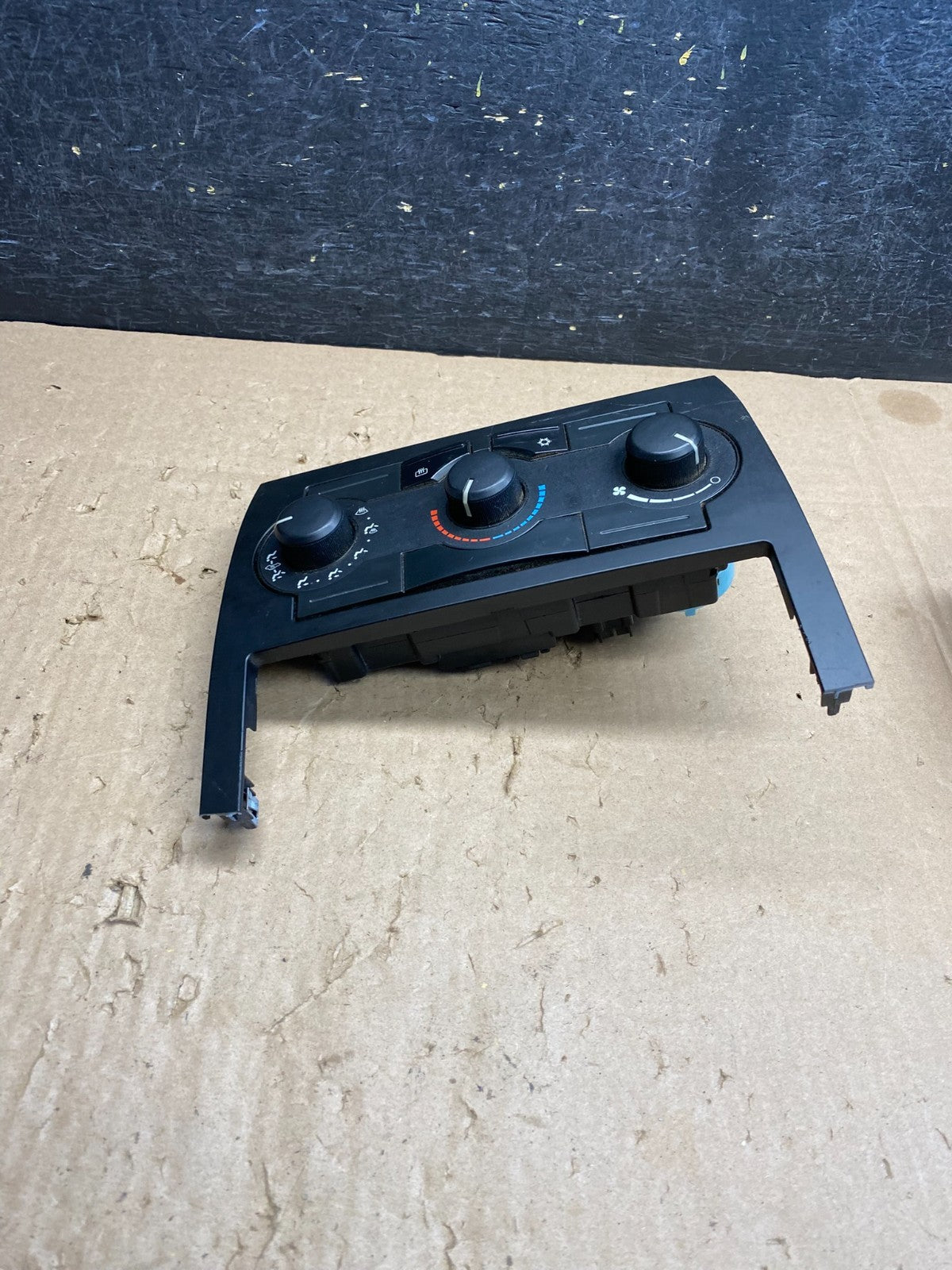 2006 - 2007 Dodge Charger Dash Climate Temperature Control Radio Bezel aj1607 DG2
