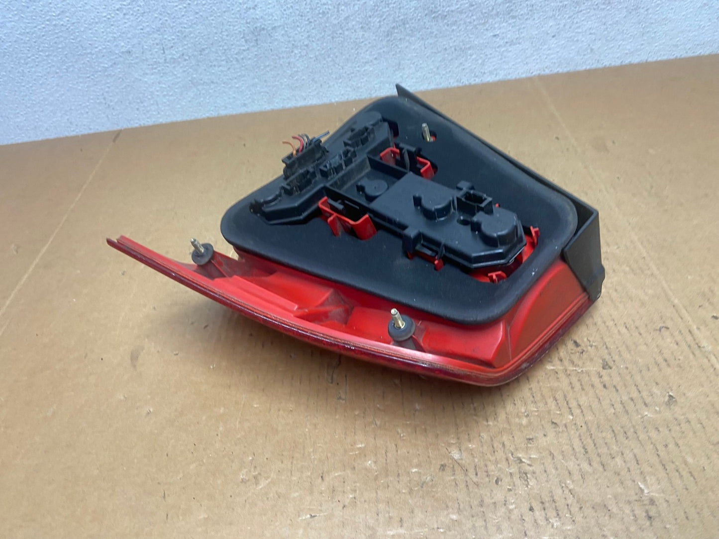 1999 to 2003 Volkswagen Jetta Sedan Left Driver Tail Light AE0531 LK5
