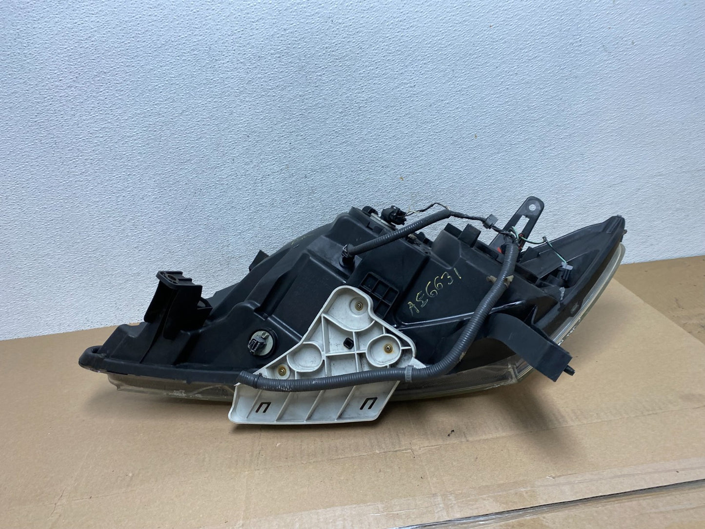 2013 to 2016 Nissan Pathfinder Right Passenger RH Side Headlight AE6631 DW7