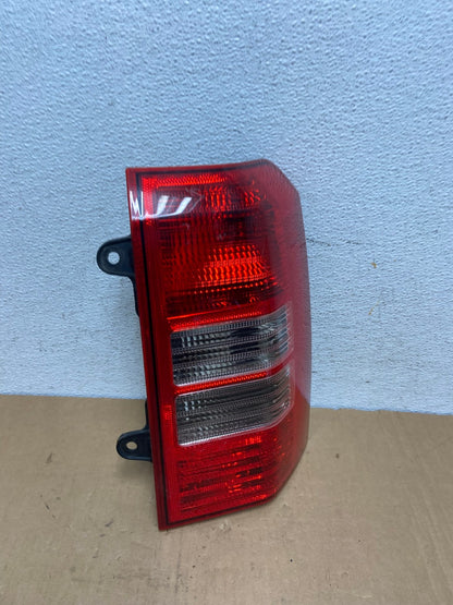 2008-2016 Jeep Patriot Right Passenger Rh Side Tail Light AD2736 LK2
