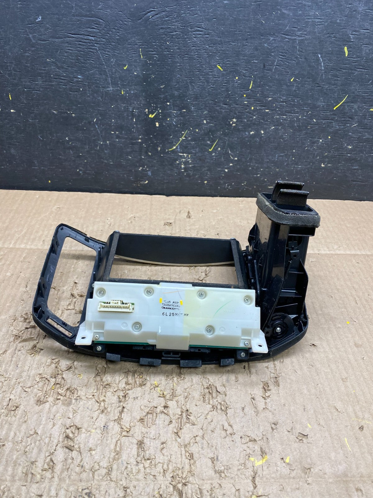 2008 - 2012 Infiniti G35 EX35 Radio Player Screen Panel Bezel v7316 DG5