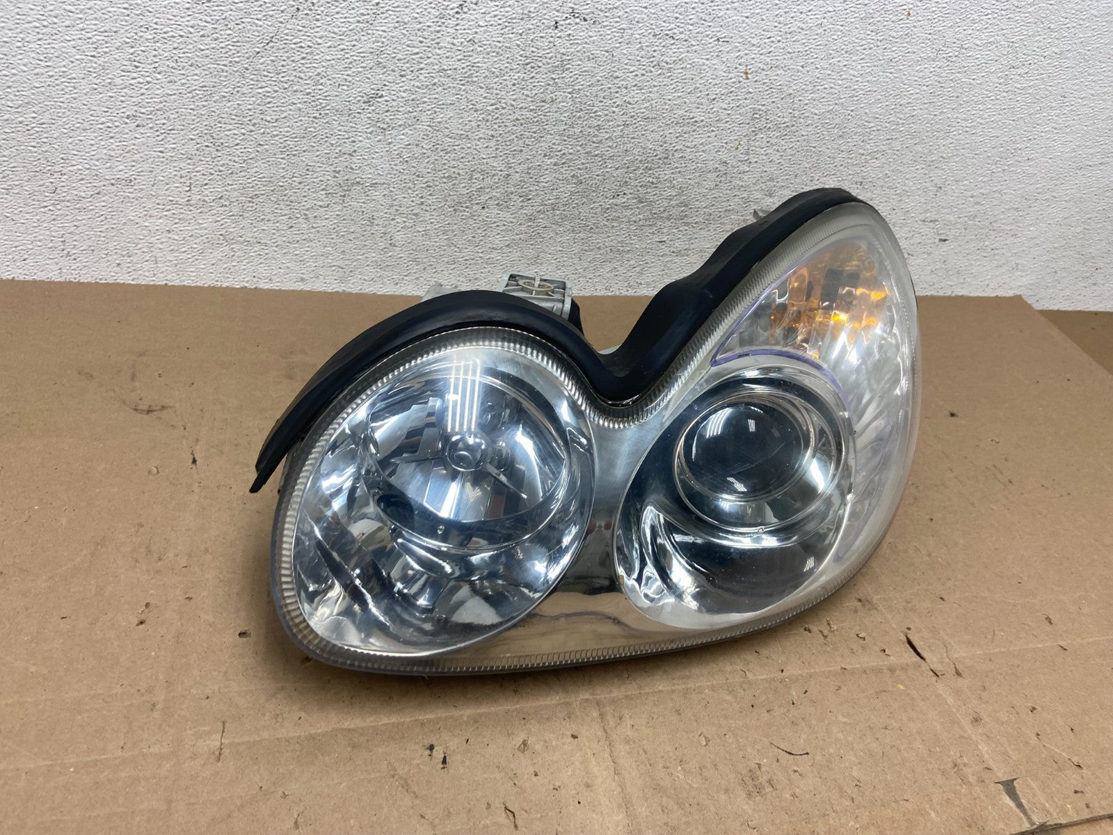 2002 to 2005 Hyundai Sonata Left Driver LH Side Headlight Halogen AE6024 DW2