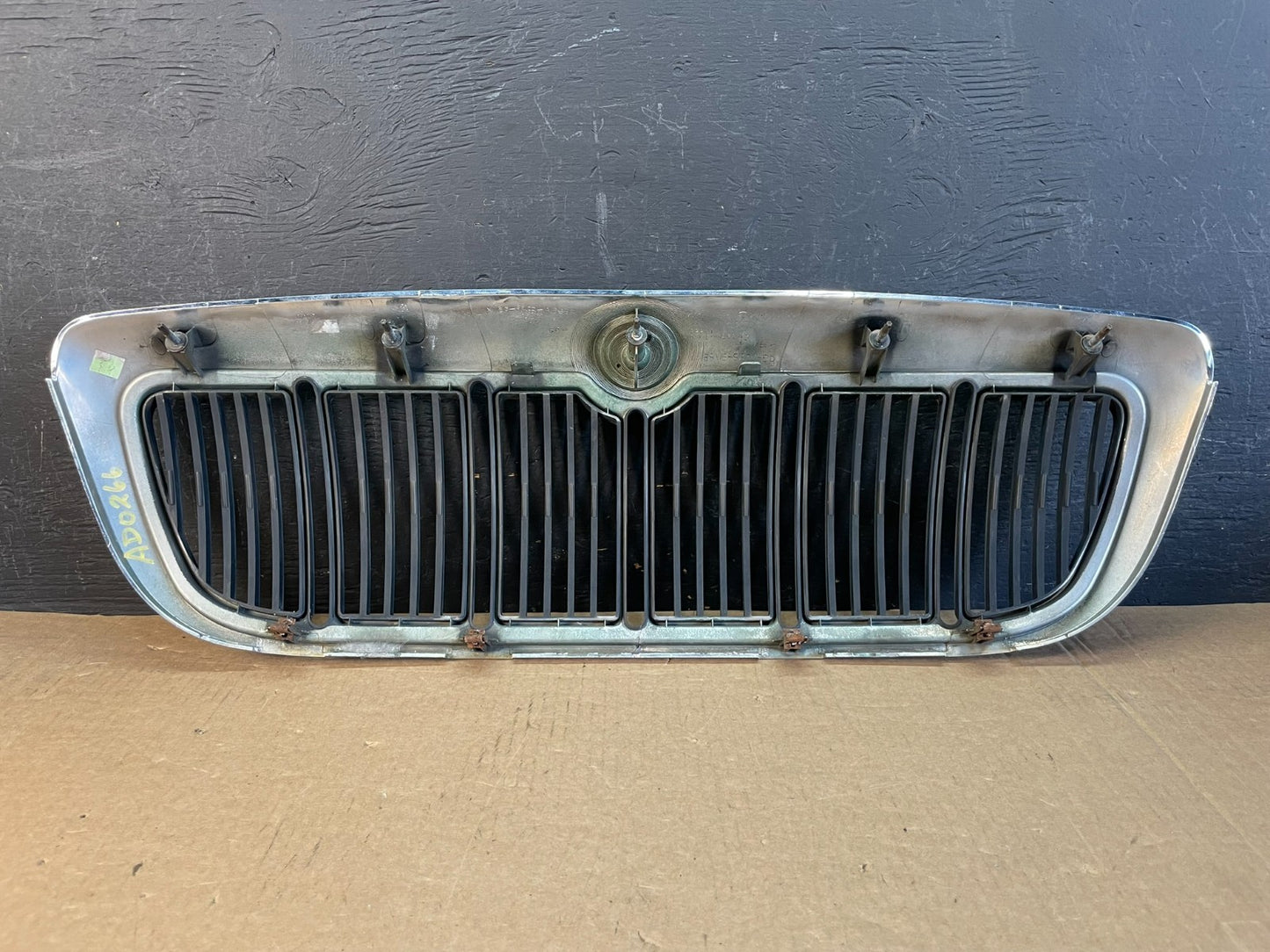 1998 to 2002 Mercury Grand Marquis Front Upper Grill Grille ad0266 DG5