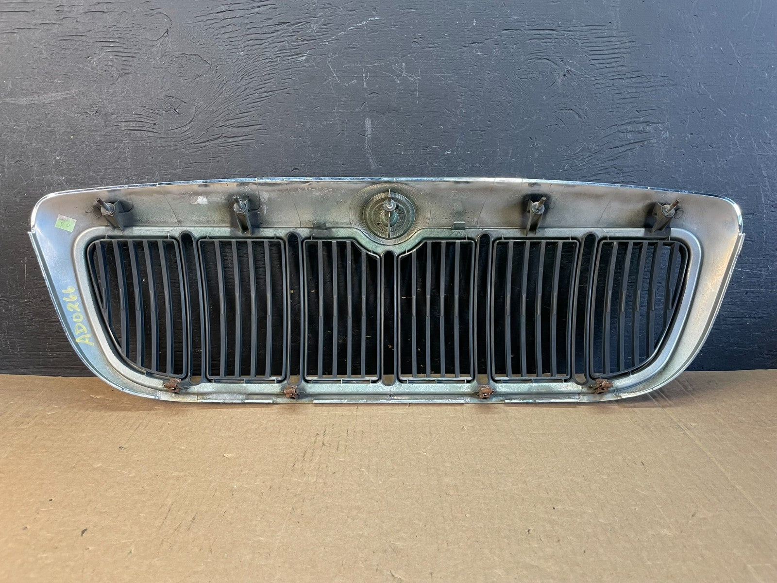 1998 to 2002 Mercury Grand Marquis Front Upper Grill Grille ad0266 DG5