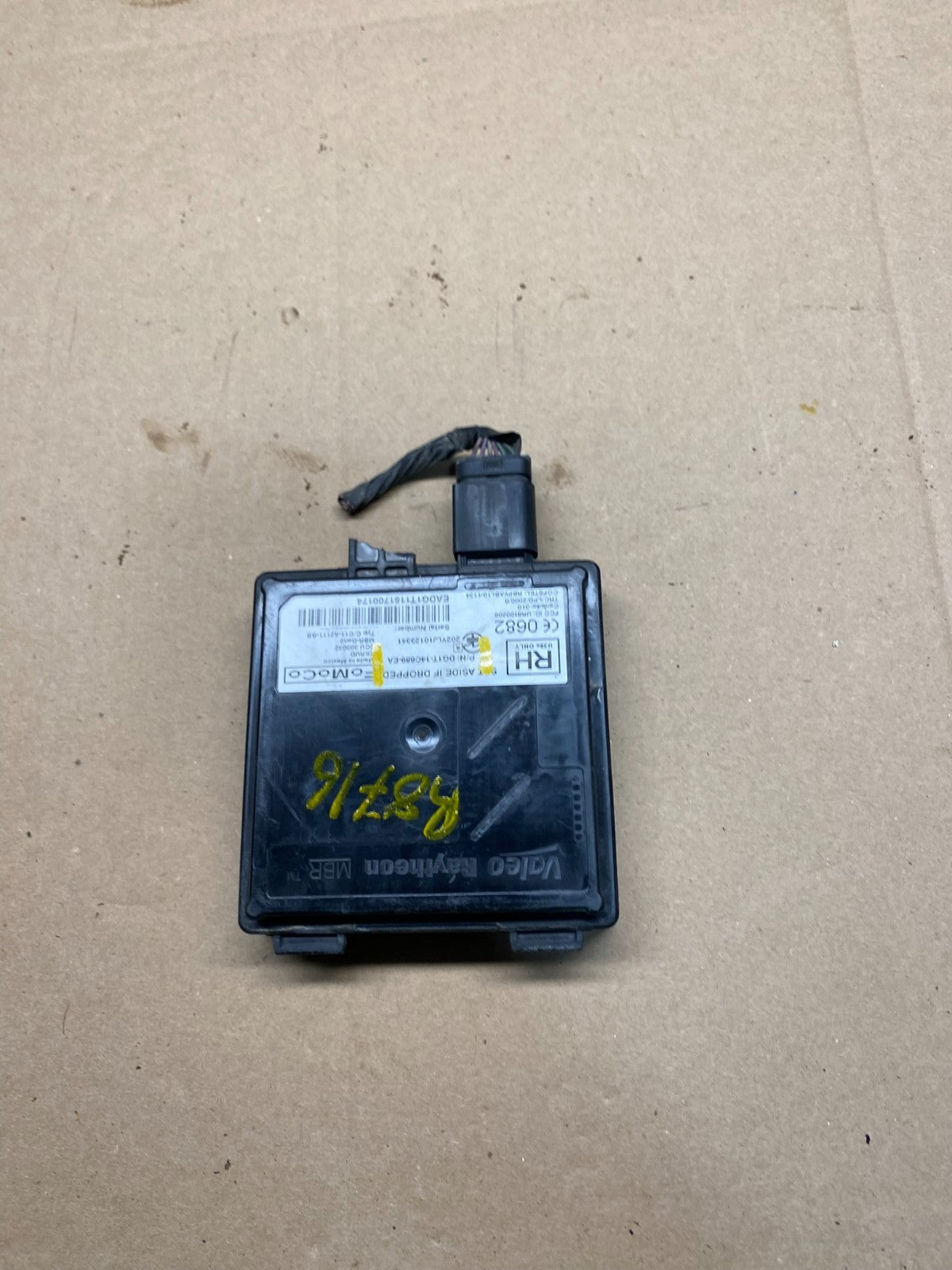 2013 to 2018 Ford Lincoln Rear Radar Blind Spot Module r8716 DG5