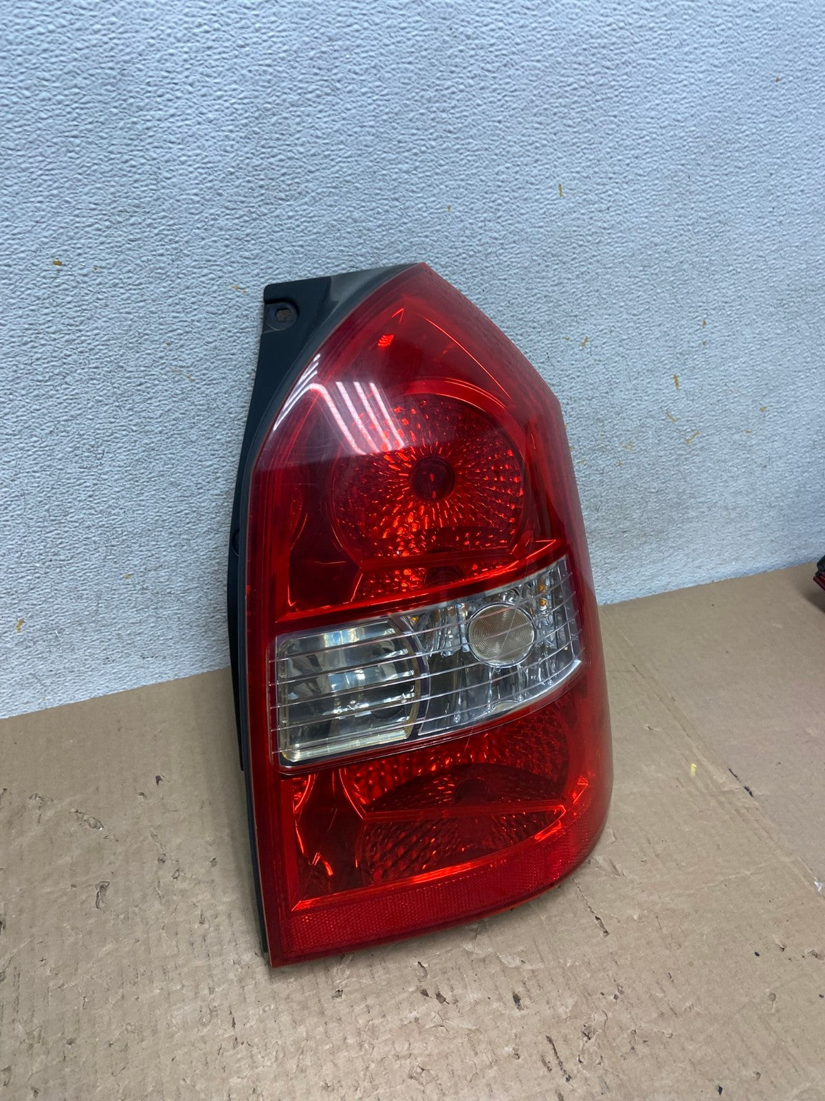 2005 to 2009 Hyundai Tucson Right Passenger Rh Tail Light AI1364 LK2