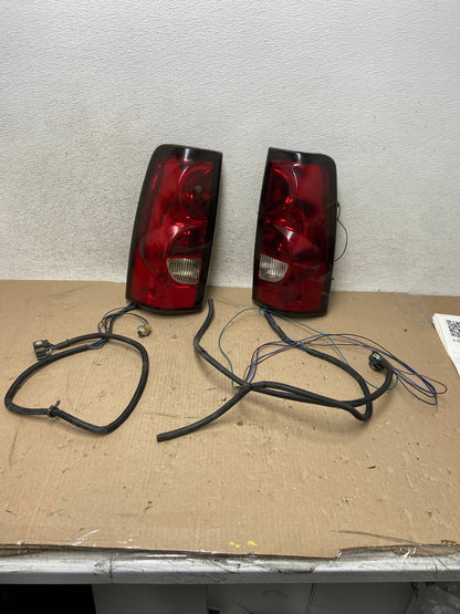 2003-2006 Chevrolet Silverado Left + Right Side Tail lights AH6848 LK0