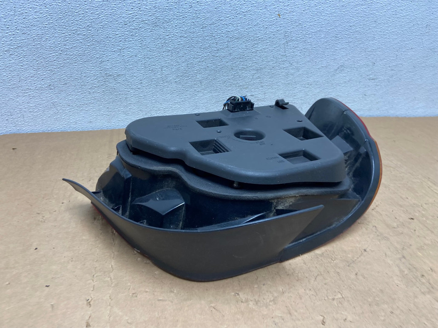 1996-2000 BMW 5-SERIES E39 528i 540i Right Passenger Rh Tail Light AD1250 LK6