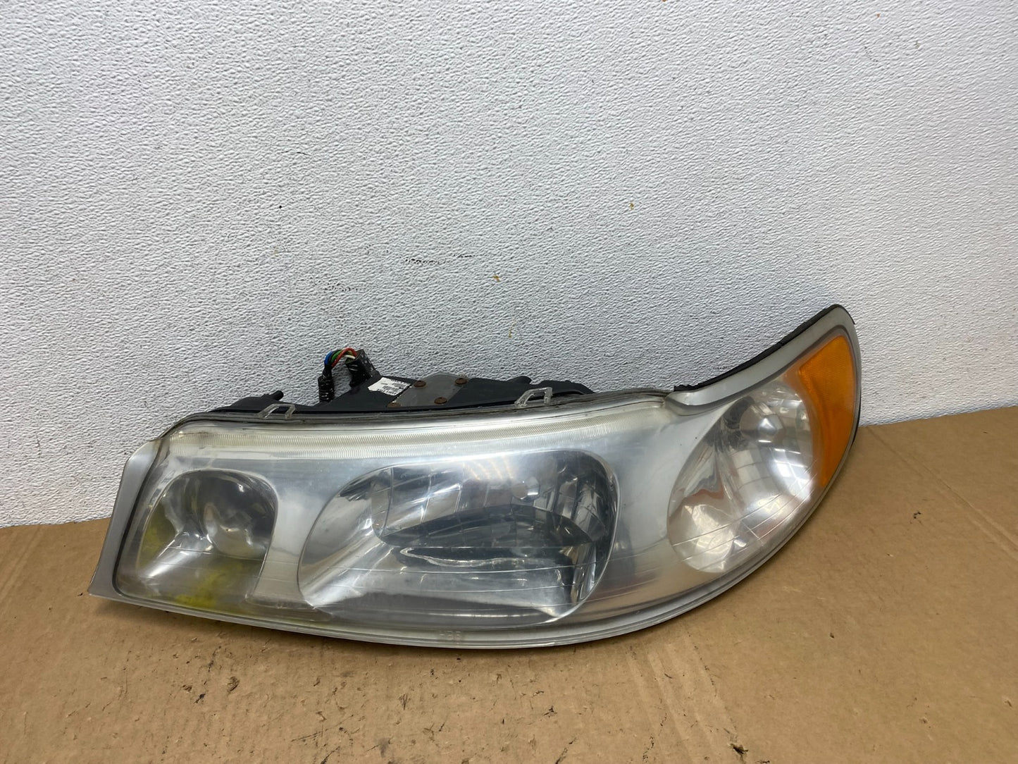 1999-2001 Lincoln & Town Car Left Driver LH Headlight Halogen AD3231 DW0