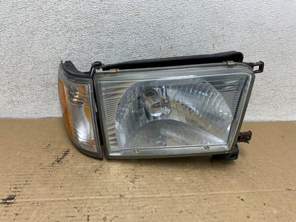 1999 to 2002 Toyota 4Runner Halogen Right Passenger RH Headlight AH8150 DW0