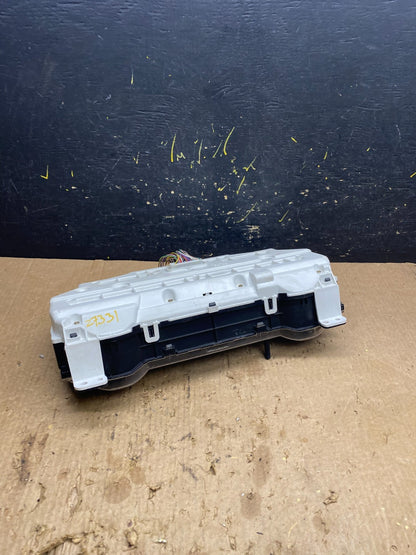 2004 2005 Toyota Sienna Speedometer Cluster Gauge Z7331 DG4
