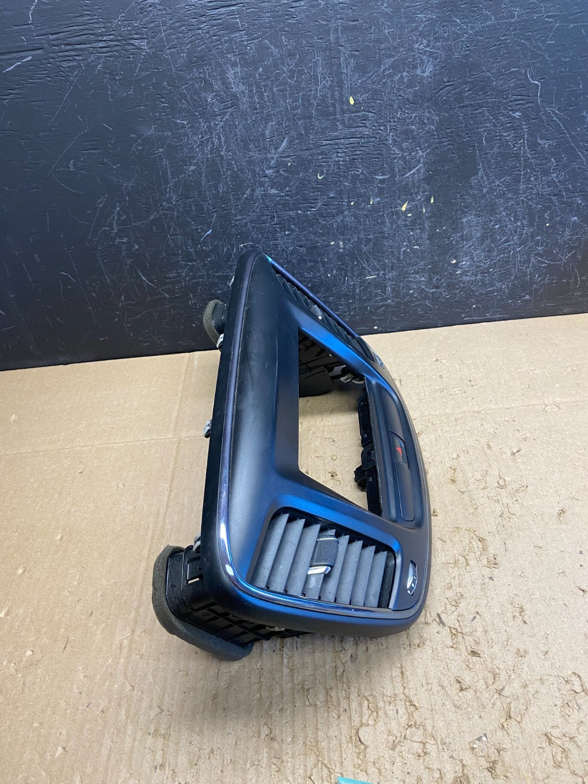 2015 to 2016 Chrysler 200 Radio Dash Bezel Trim Vent Hazard Panel ad2033 DG1