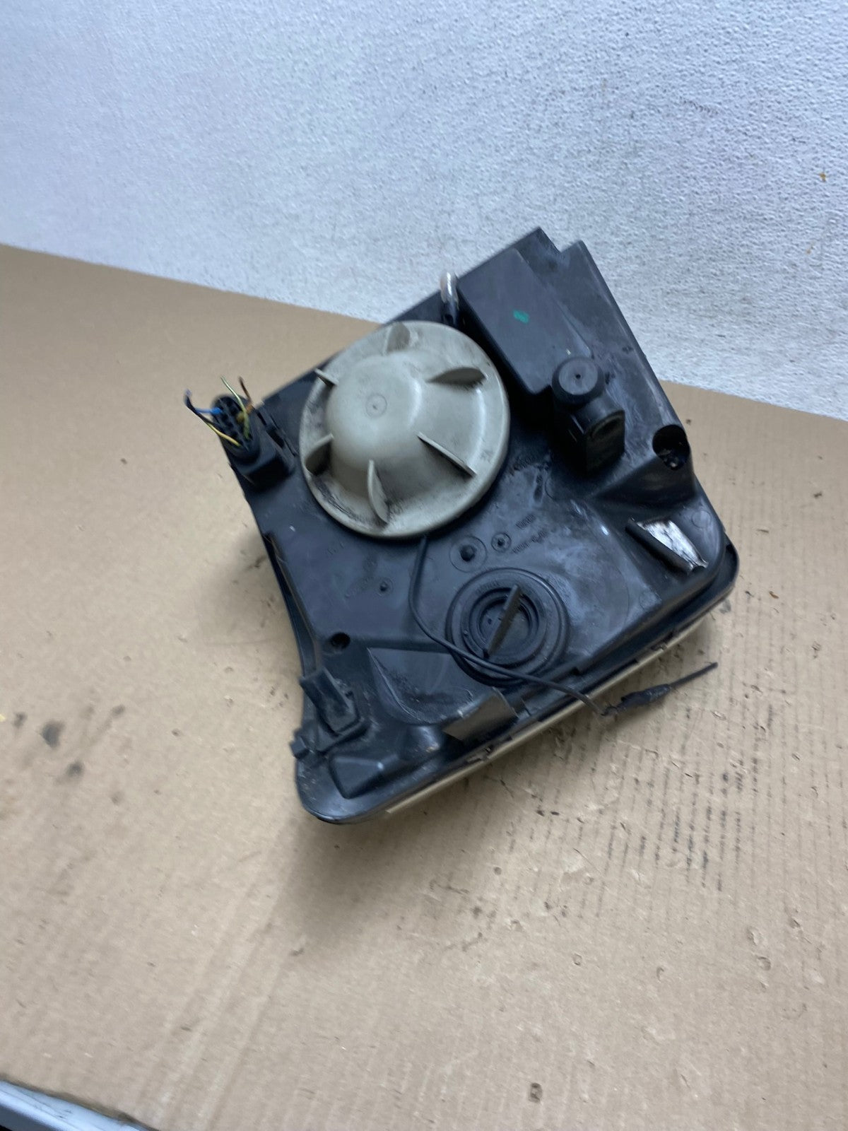 2010 to 2013 Ford Transit Connect Right Passenger Side Headlight AE7075 LK6