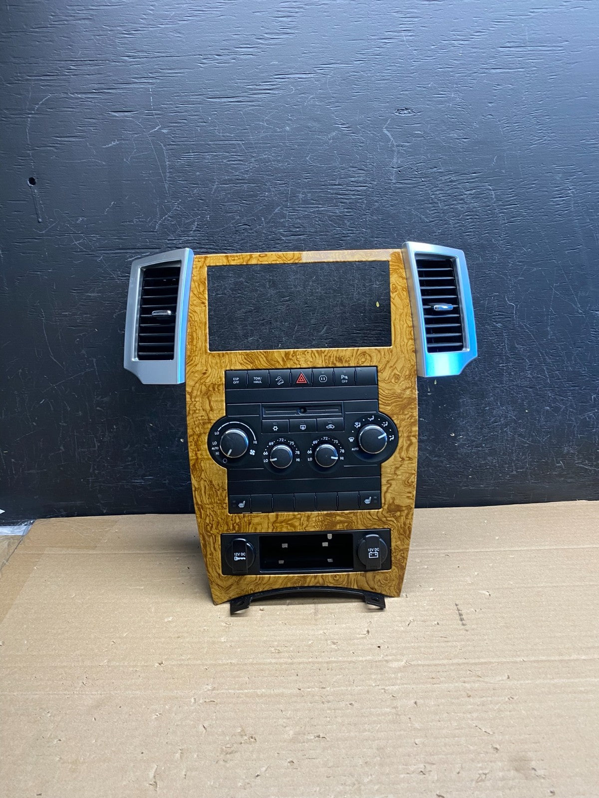 2008 2009 2010 Jeep Grand Cherokee A/C Climate Control Bezel AG6249 DG0