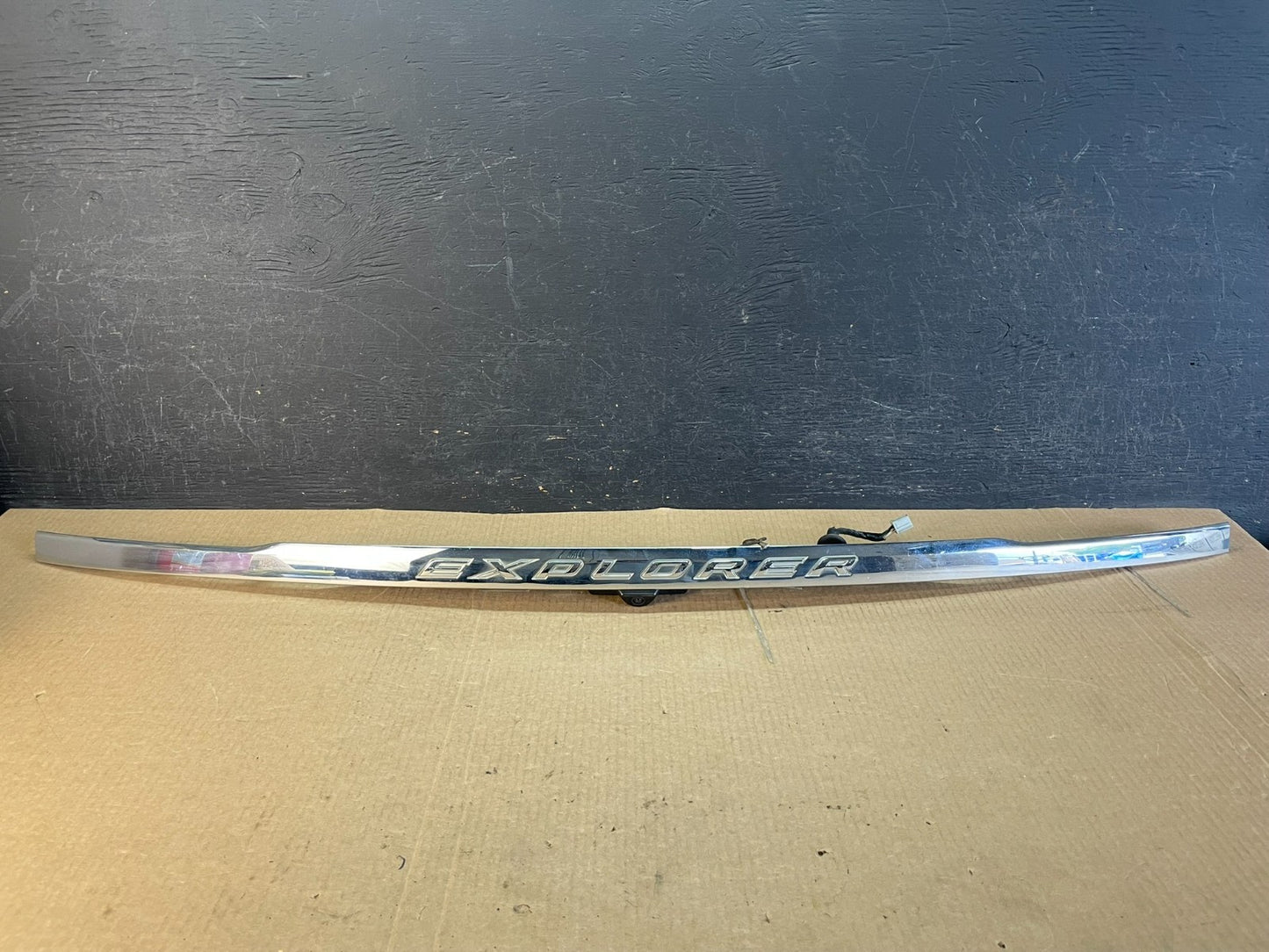 2011 to 2014 Ford Explorer Rear Tailgate Gate Trim Molding With Camera AF3795 DG0