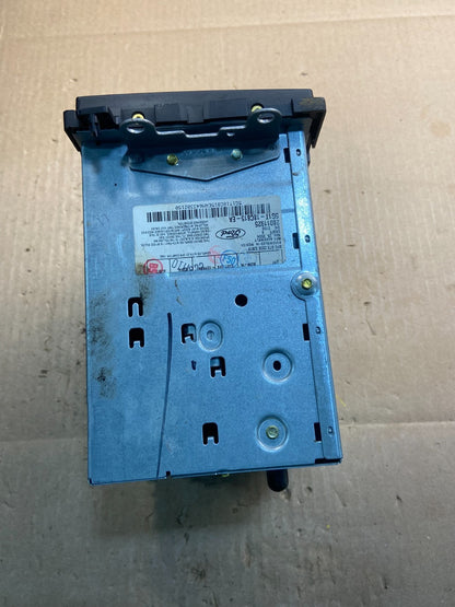 2005 to 2007 Ford Five Hundred Montego Radio CD Player Y7634 DG1