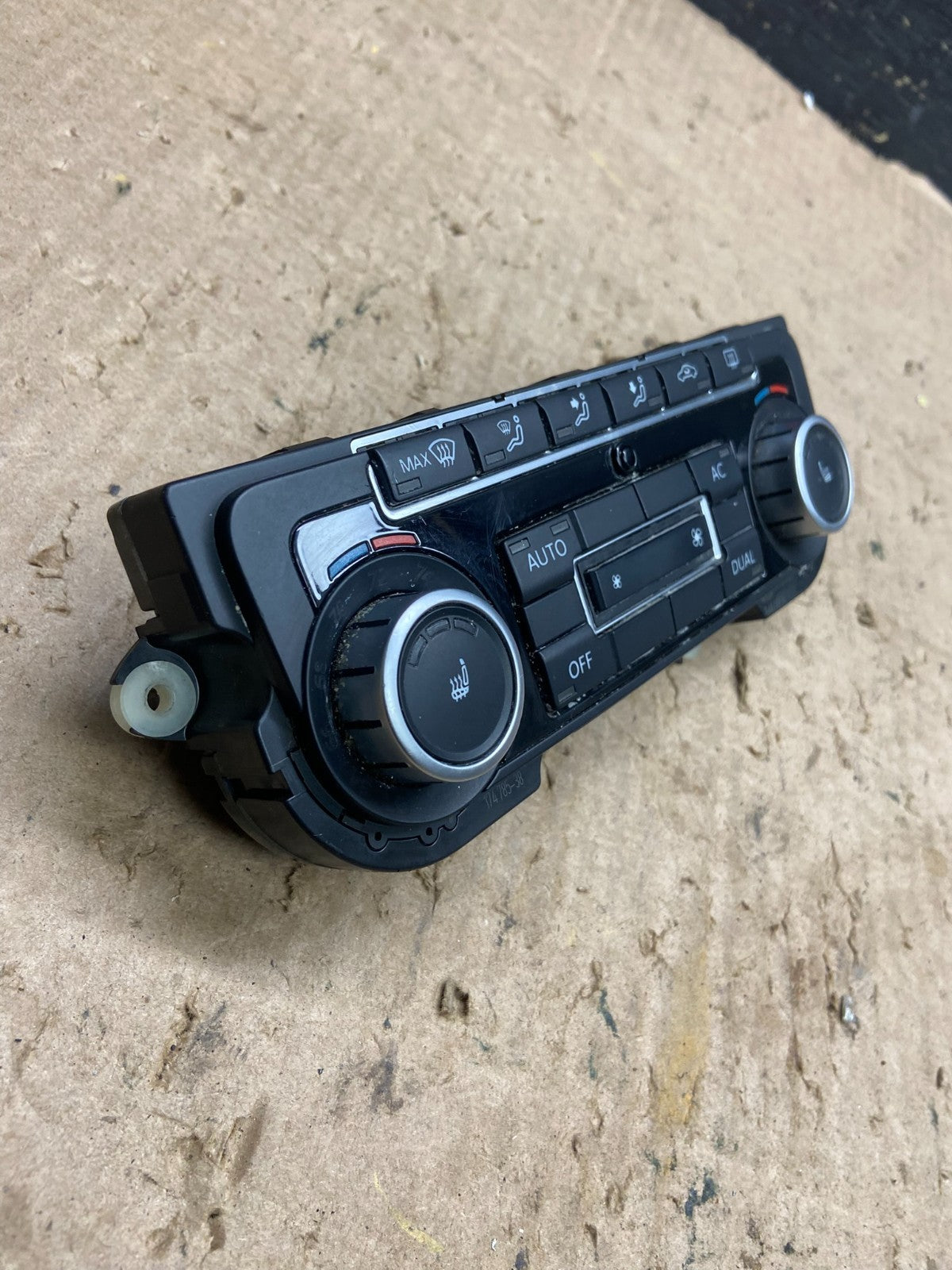 2009 - 2011 Volkswagen CC Center Climate Control Panel AC Heater Z2014 DG1