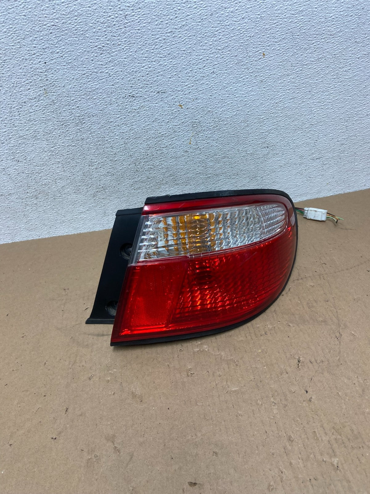 1999 to 2000 Mazda Millenia Right Passenger Side Tail Light AD6518 DG0