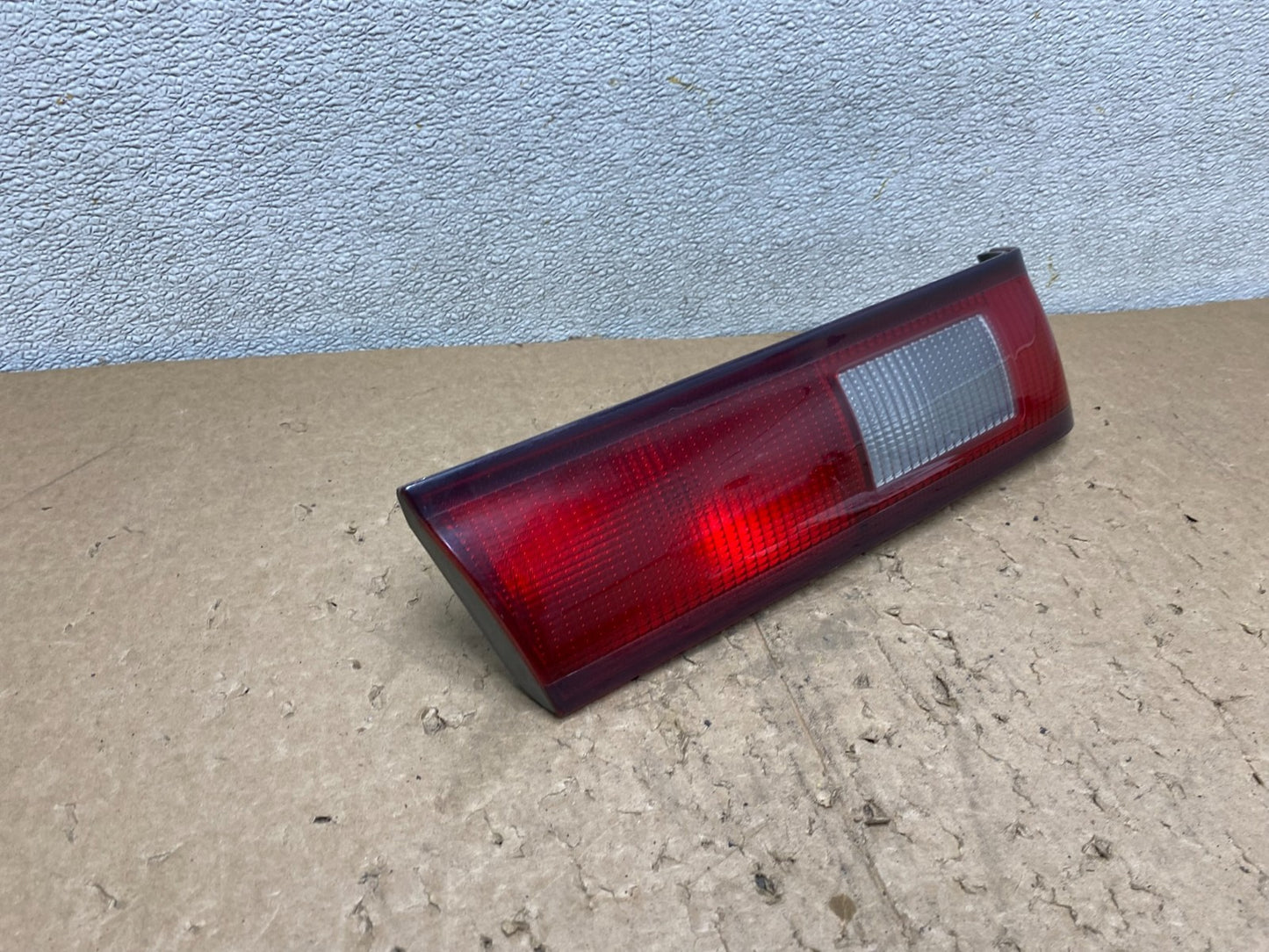 1997 1998 1999 Toyota Camry Tail Light Inner Left Driver LH Inner Oem V0503 DW2
