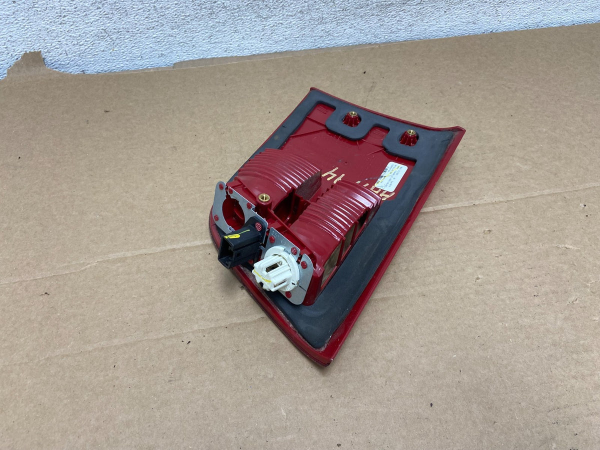 2004 2005 2006 BMW E53 X5 Right Passenger Rh Side Tail Light AH7744 DG5