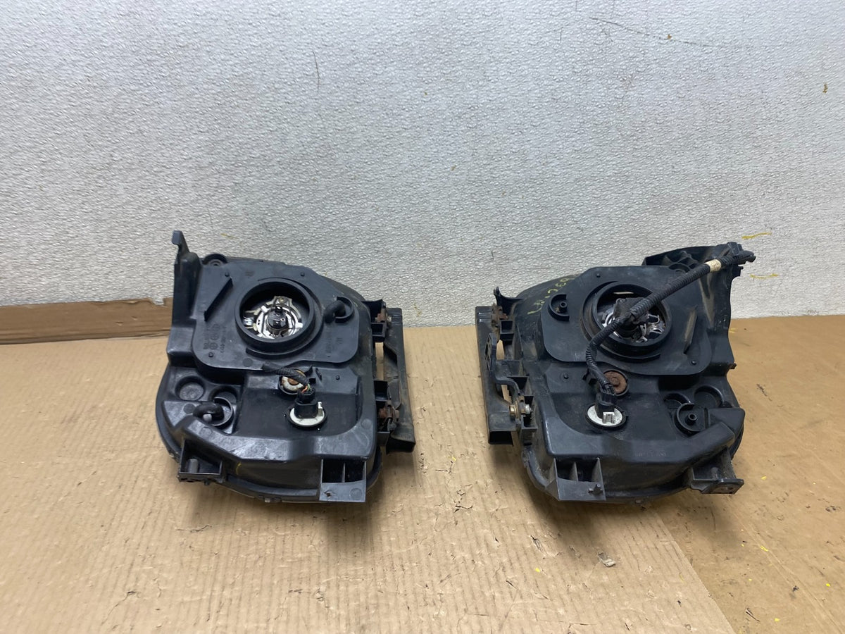 2003 to 2006 Honda Element Left+Right Side Headlights U2699 DW11
