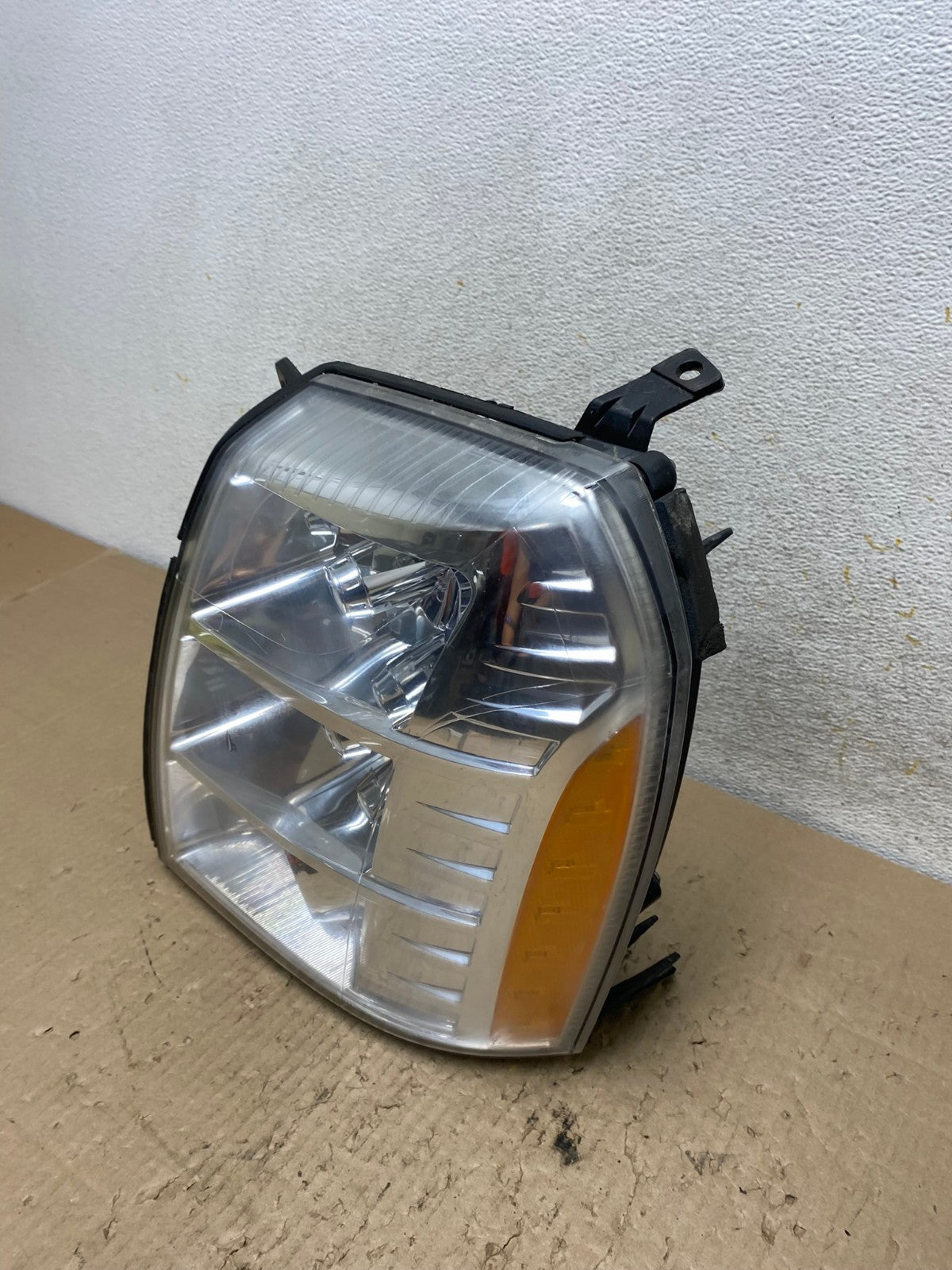 2007 - 2014 Cadillac Escalade Left Driver LH Side Xenon HID Headlight AI2506 LK1
