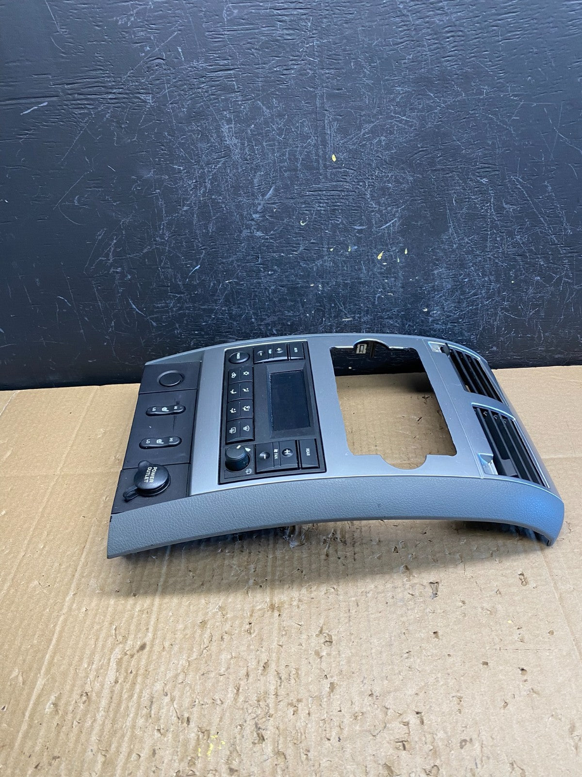 2005-2009 Dodge Durango Heat AC Climate Temp Control Radio Bezel AC9649 DG2