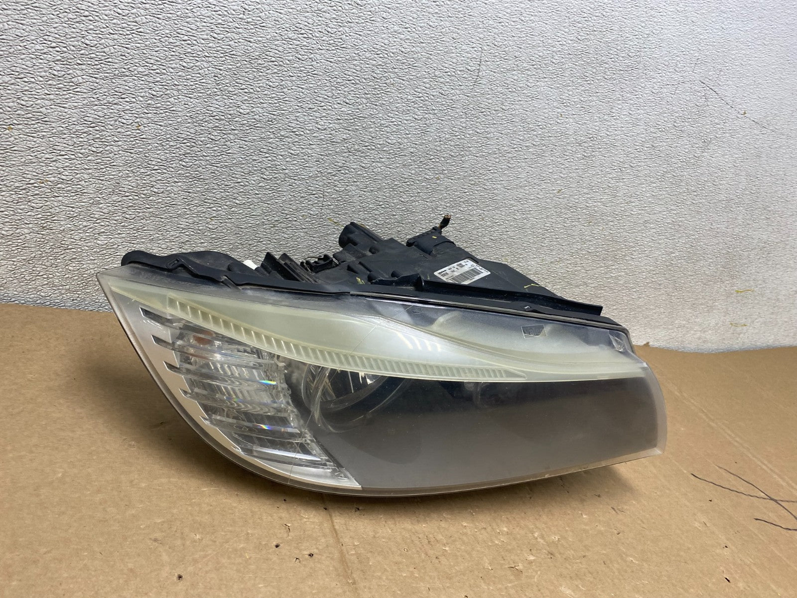 2009-2011 BMW 3 Series 328i 4/D Sedan Headlight Halogen Right Passenger U9793 DW2