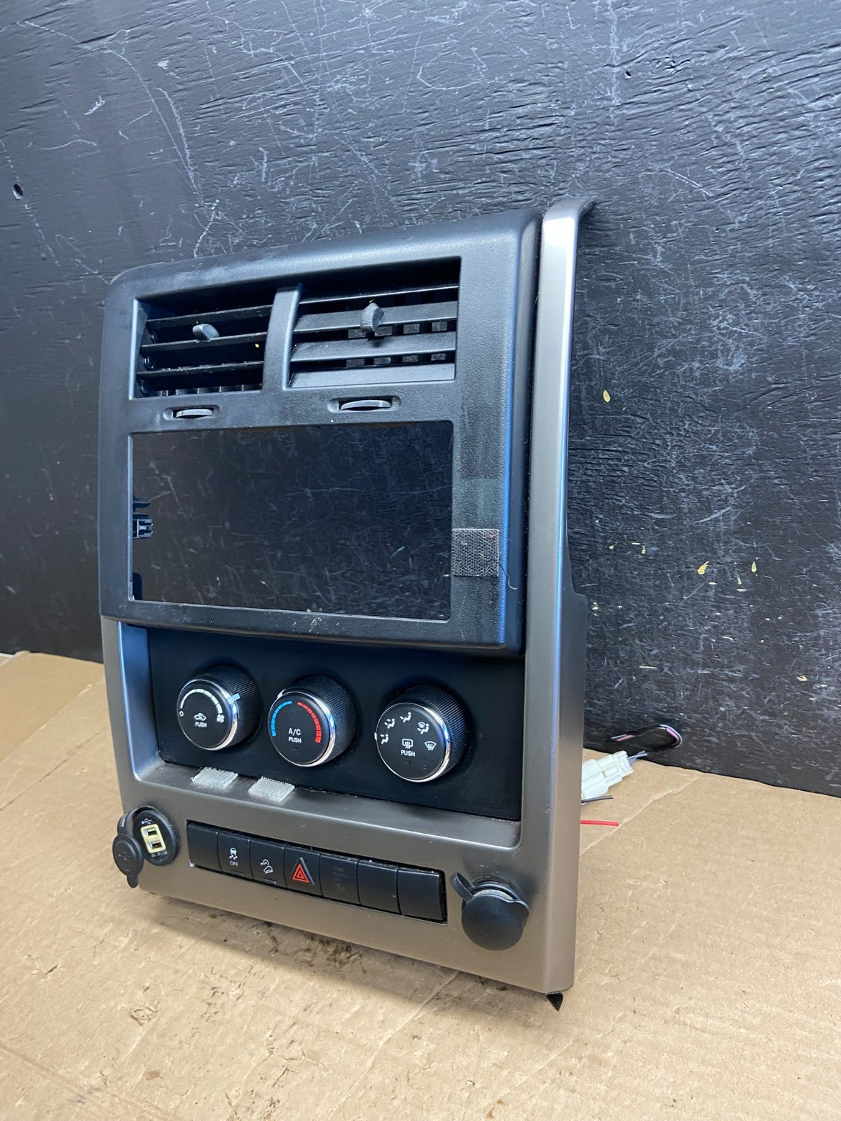 2008 to 2012 Jeep Liberty Dash Climate Temperature Control Radio Bezel AF2229 DW1