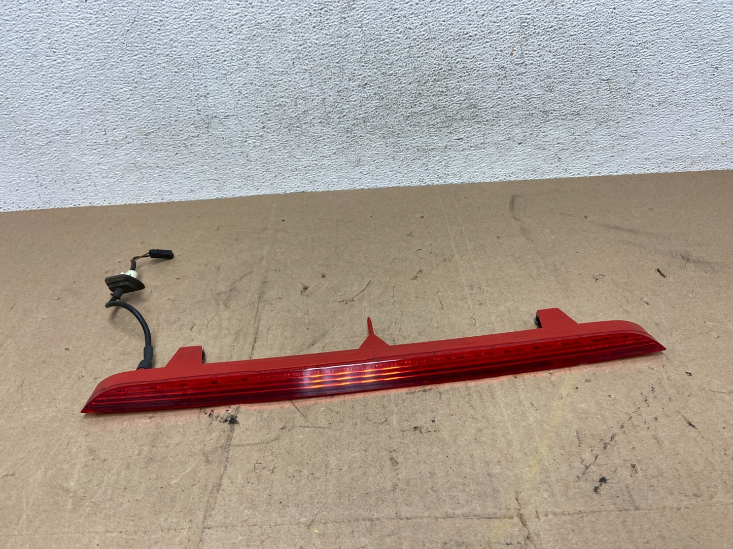 2009 to 2017 Audi Q5 Rear Spoiler 3RD Third Brake Light AE6820 DG0