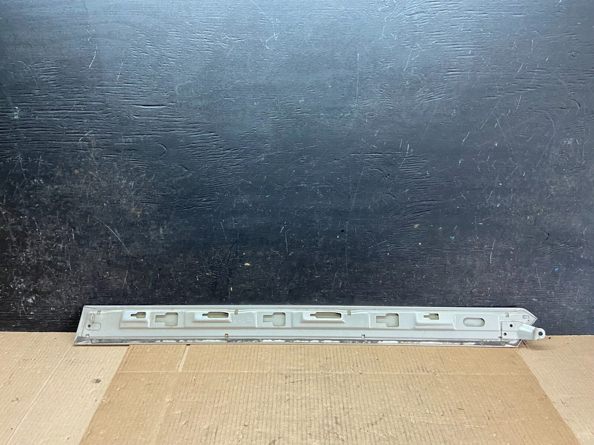2005 to 2010 Honda Odyssey Right Side Rail Cover Quarter Trim Molding I73396