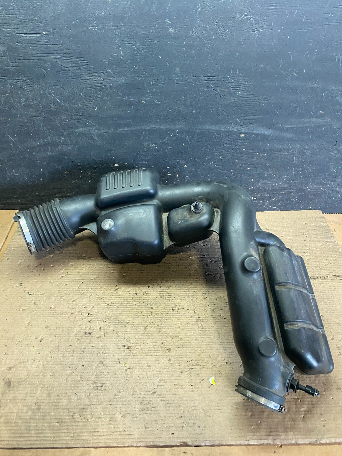 2011 - 2013 Dodge Durango 3.6L Resonator Air Intake Tube S3547 DG1