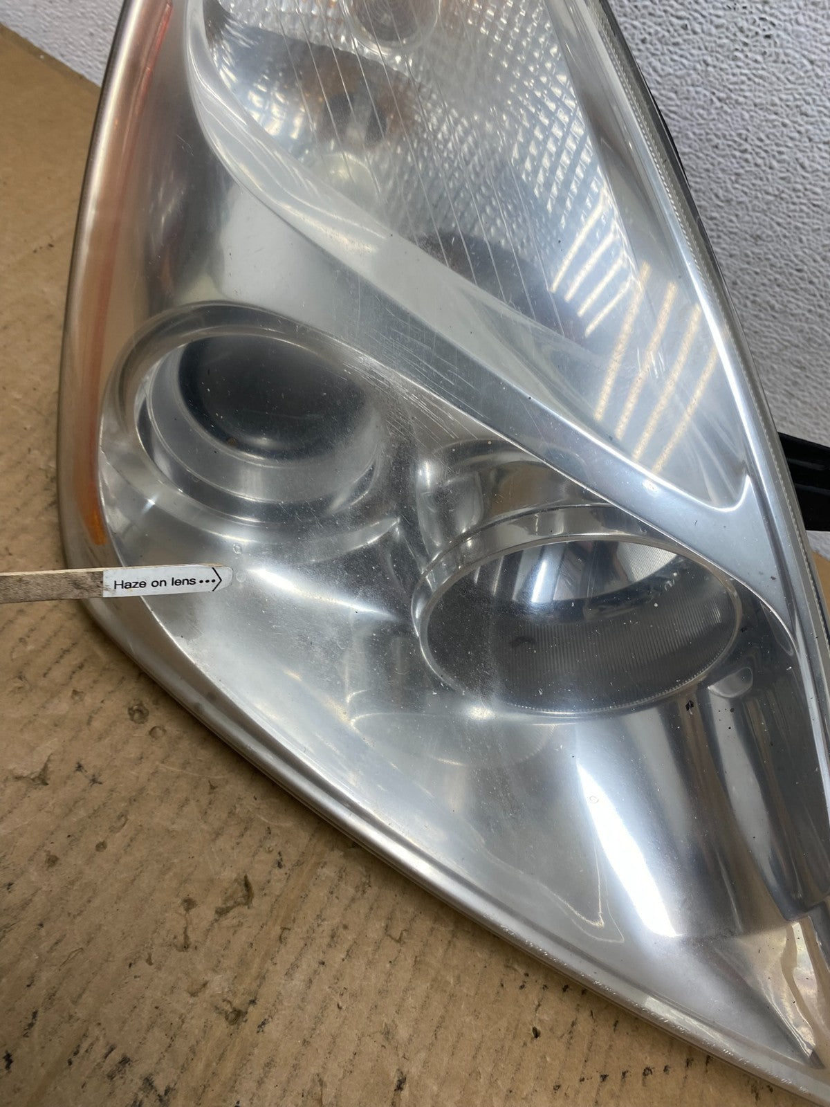 2008-2012 Kia Sedona Right Passenger RH Side Headlight Halogen AD1089 DW4
