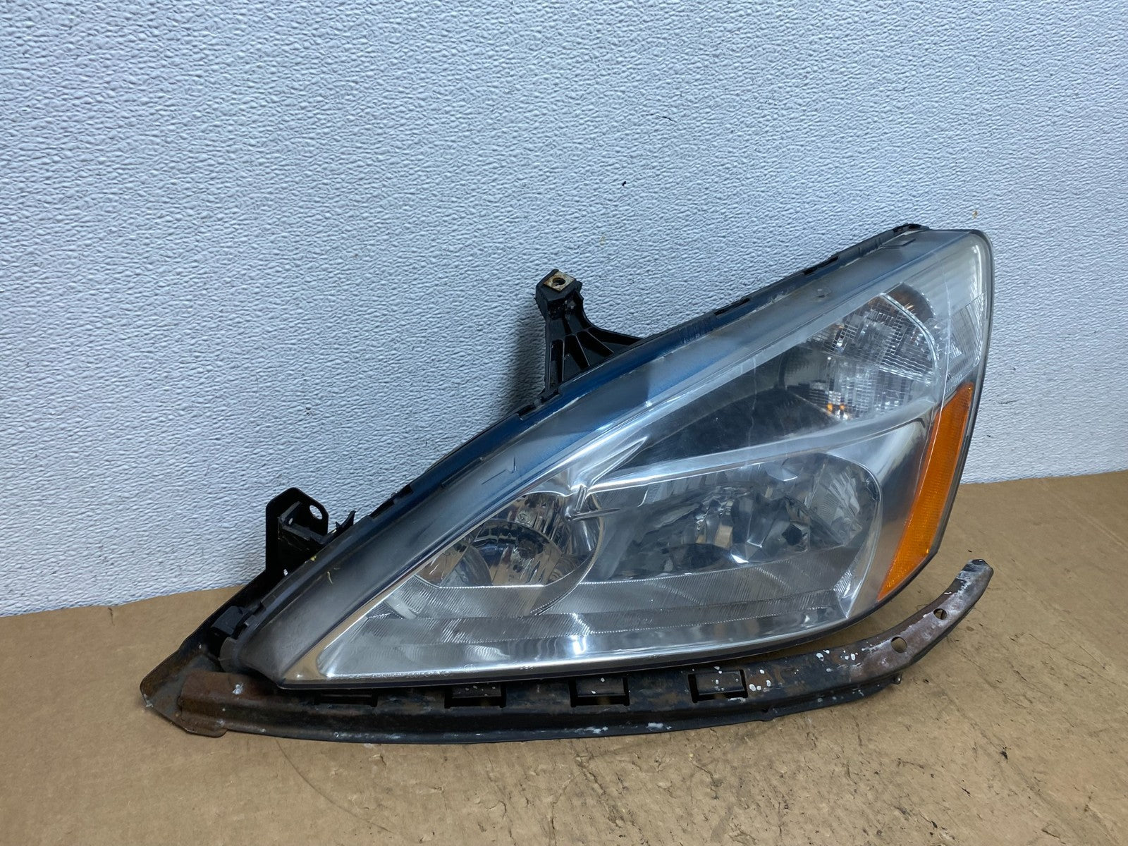 2003 - 2007 Honda Accord Left Driver LH Halogen Headlight AD1432 DW2
