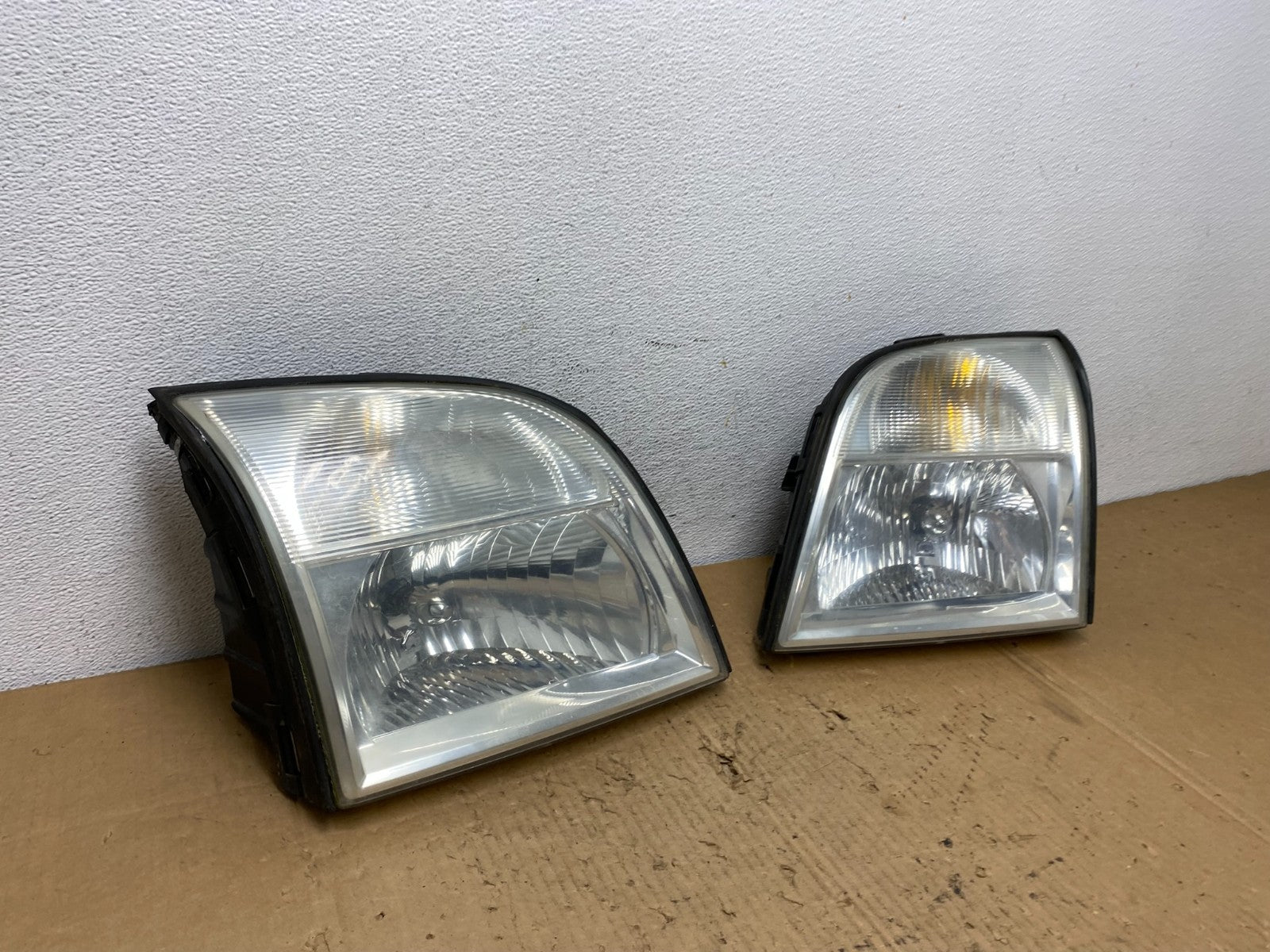 2002-2005 Mercury Mountaineer Left+Right Side Halogen Headlights AD2469 DW2