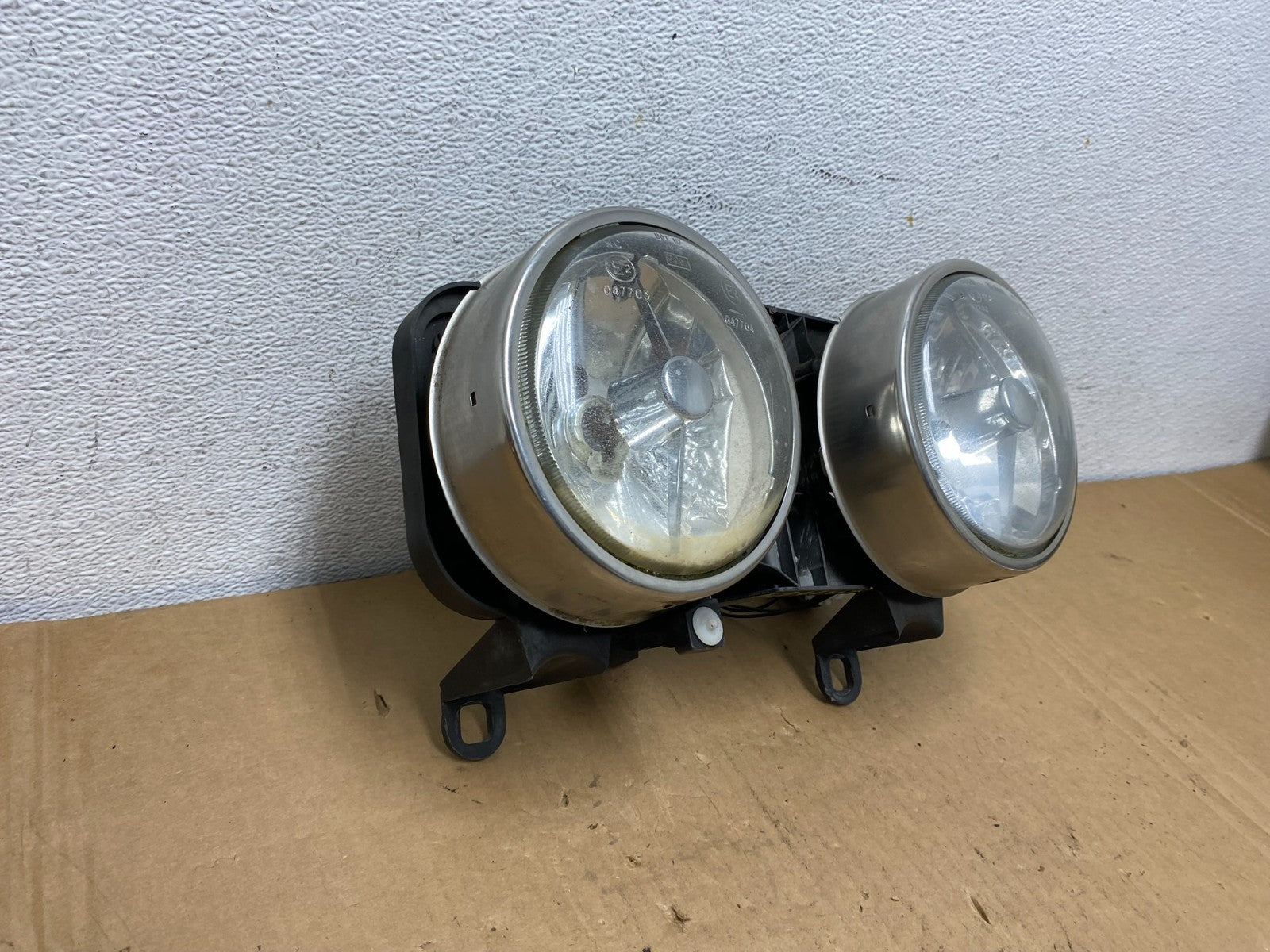 1998 to 2003 Jaguar XJ8 Right Passenger Side Headlight AD2763 DW2