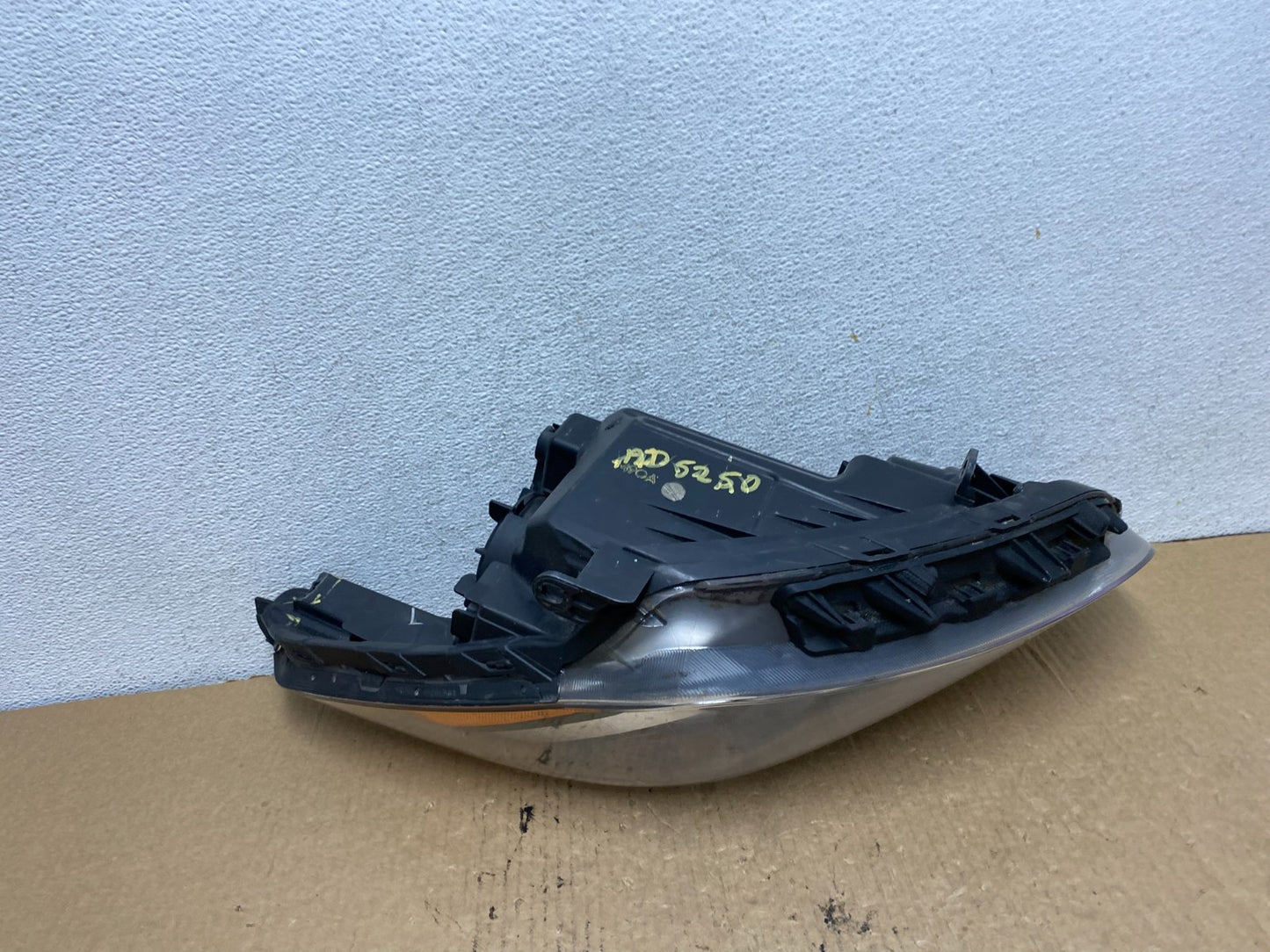 2015 to 2017 Hyundai Accent Left Driver LH Halogen Headlight AG2177 DW8