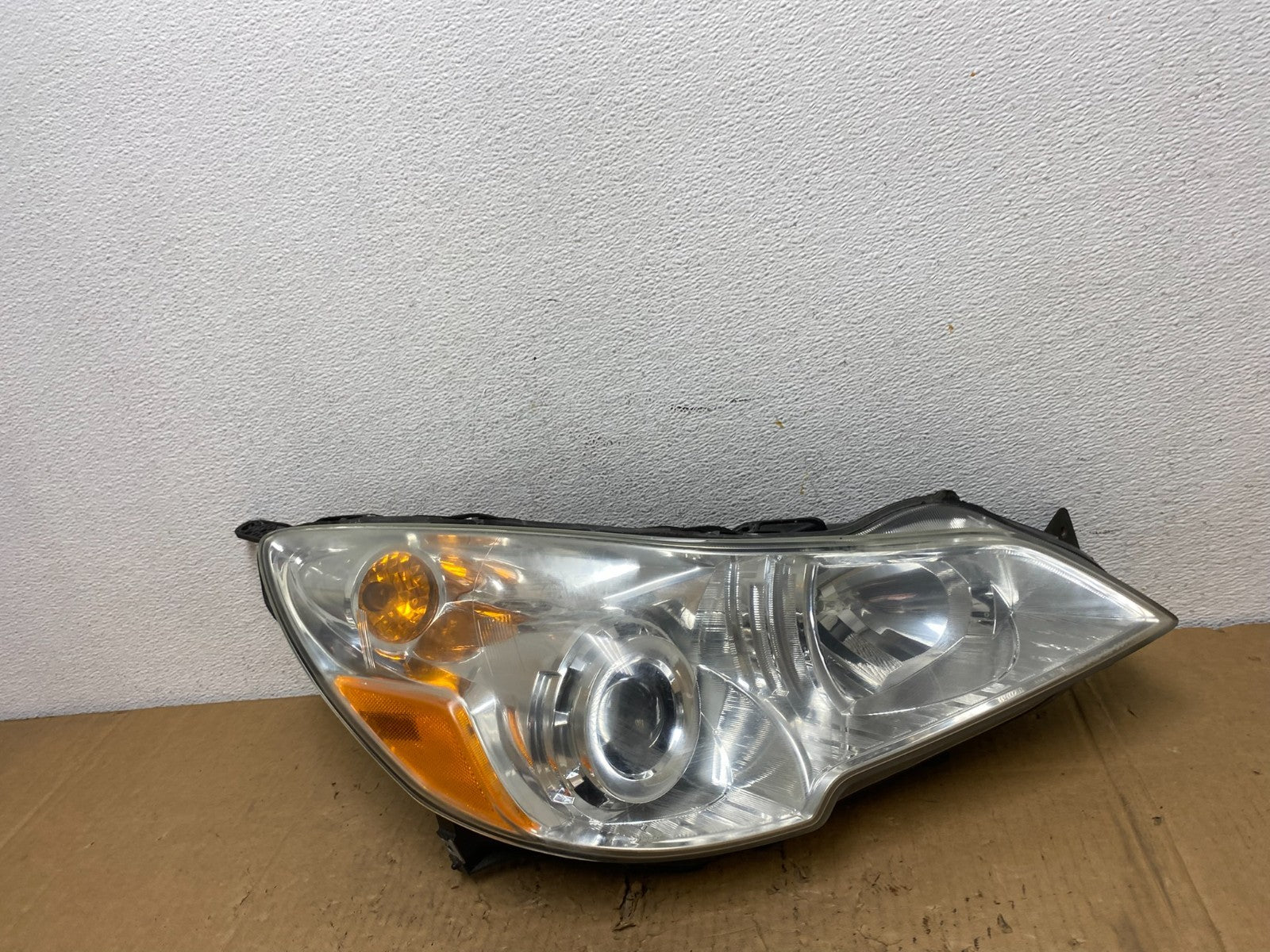 2010-2012 Subaru Legacy Outback Right Passenger Headlight AD2476 DW0
