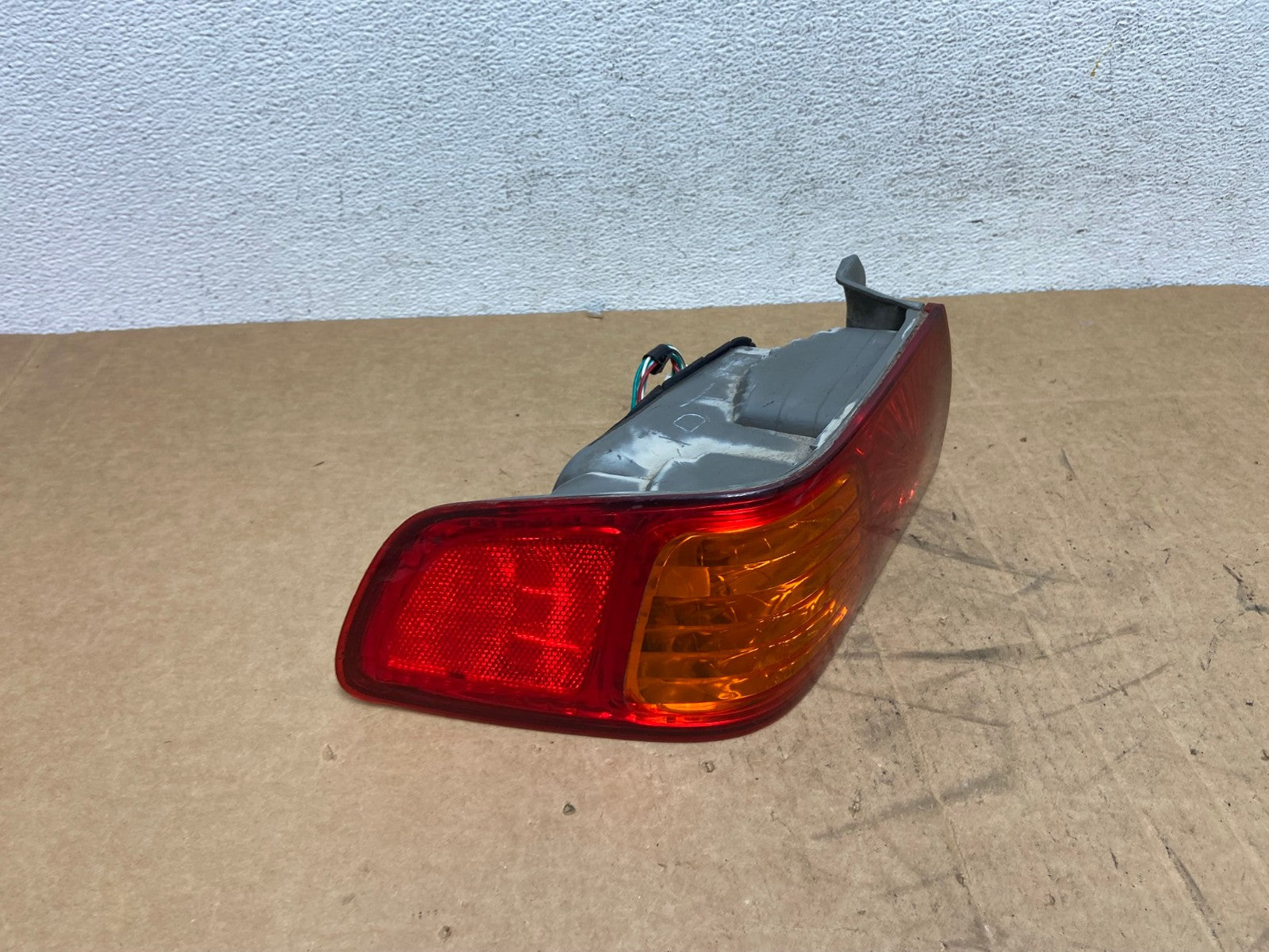 2000 to 2001 Toyota Camry Tail Light Left Driver Lh Side AD6274 LK2