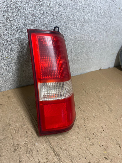 2003 2017 Chevrolet Express 1500 2500 3500 Right Passenger Tail Light V44152