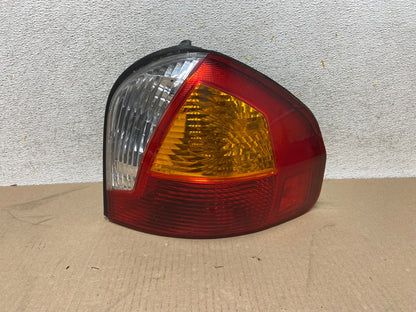 2001 2002 2003 2004 Hyundai Santa Fe Right Passenger Rh Tail Light AH6683 LK0