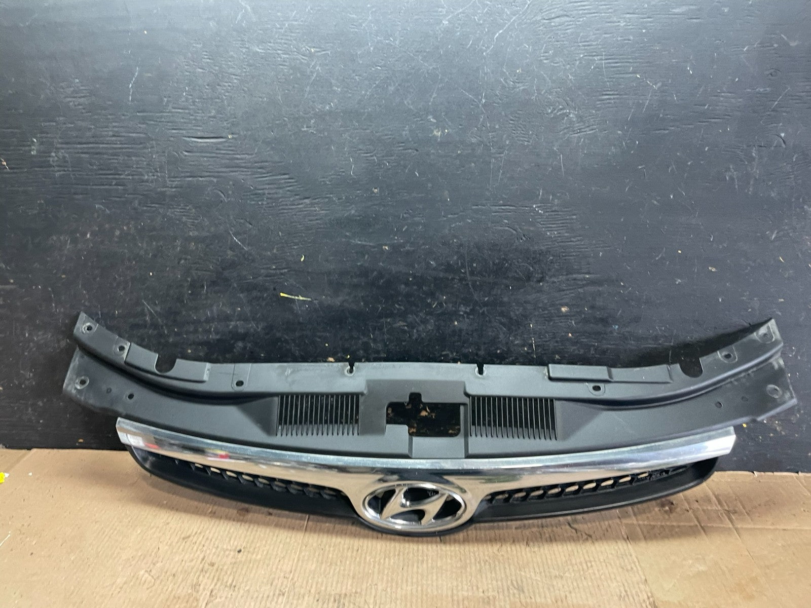 2009-2012 Hyundai Elantra Touring Wagon Front Upper Grill Grille T0509 DG0