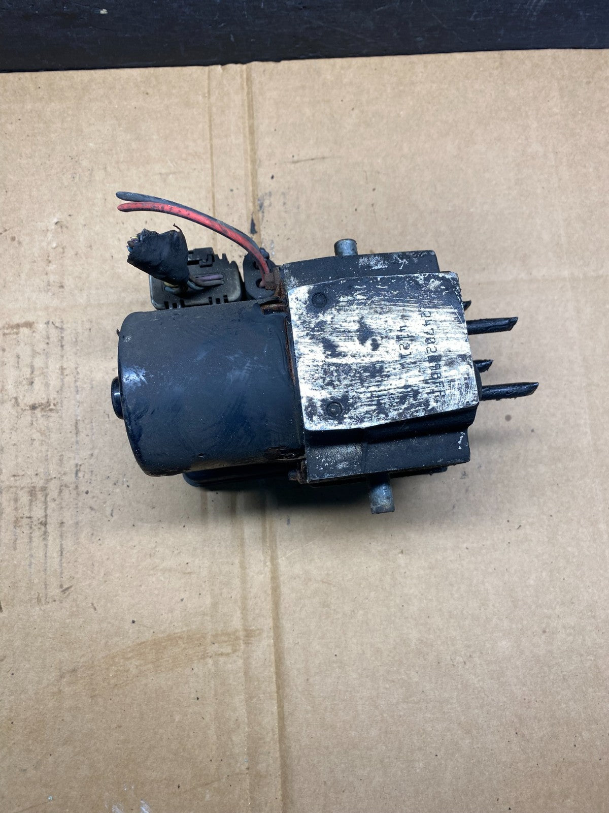 2004-2006 Chevrolet Express ABS Pump Control 13567118 Module AI9995 DW4