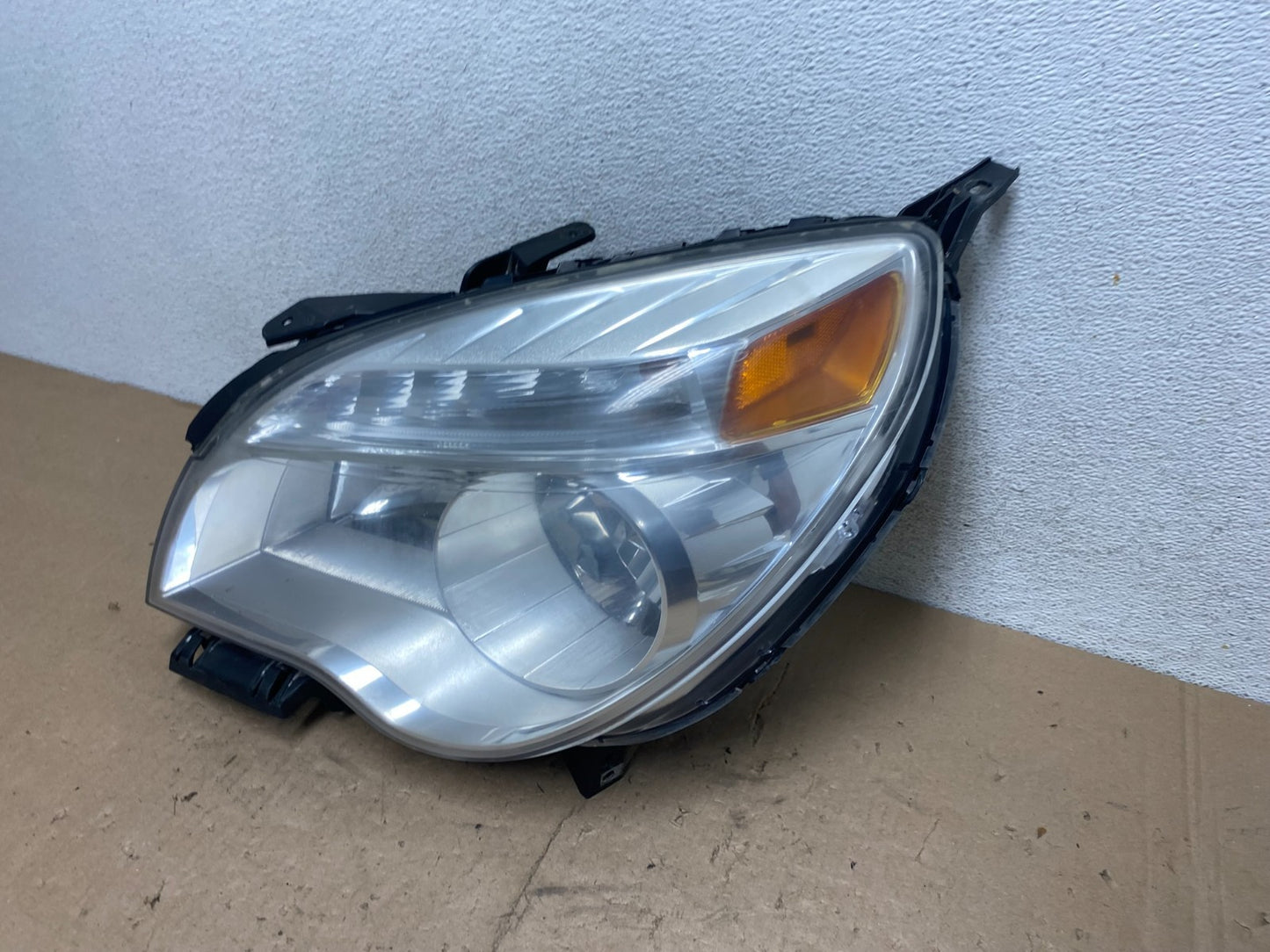 2010-2015 Chevrolet Equinox Halogen Headlight Left Driver LH Side AG5546 DW1