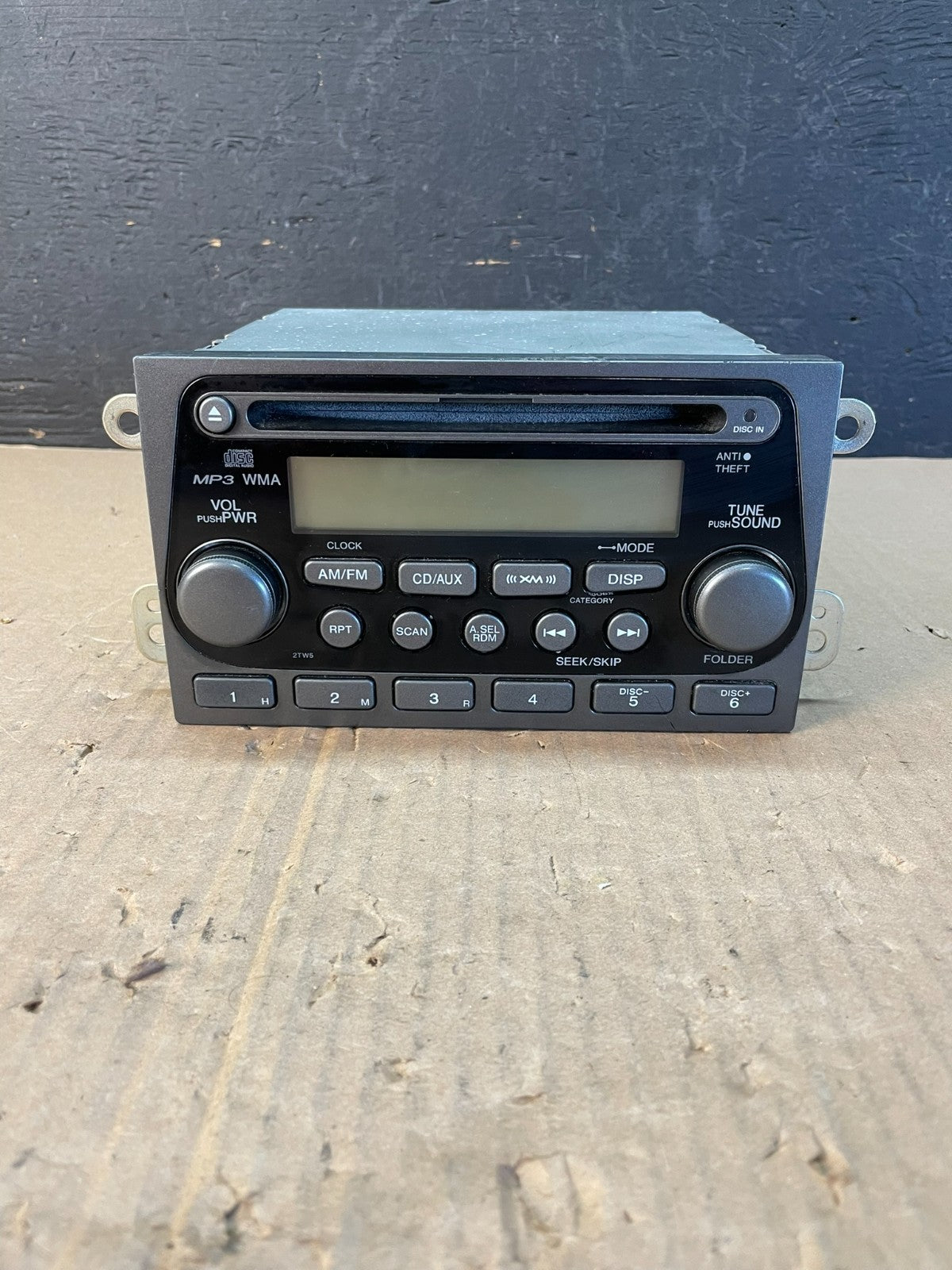 2003-2006 Honda Element Radio AM FM Stereo Cd Player AD5963 DG0