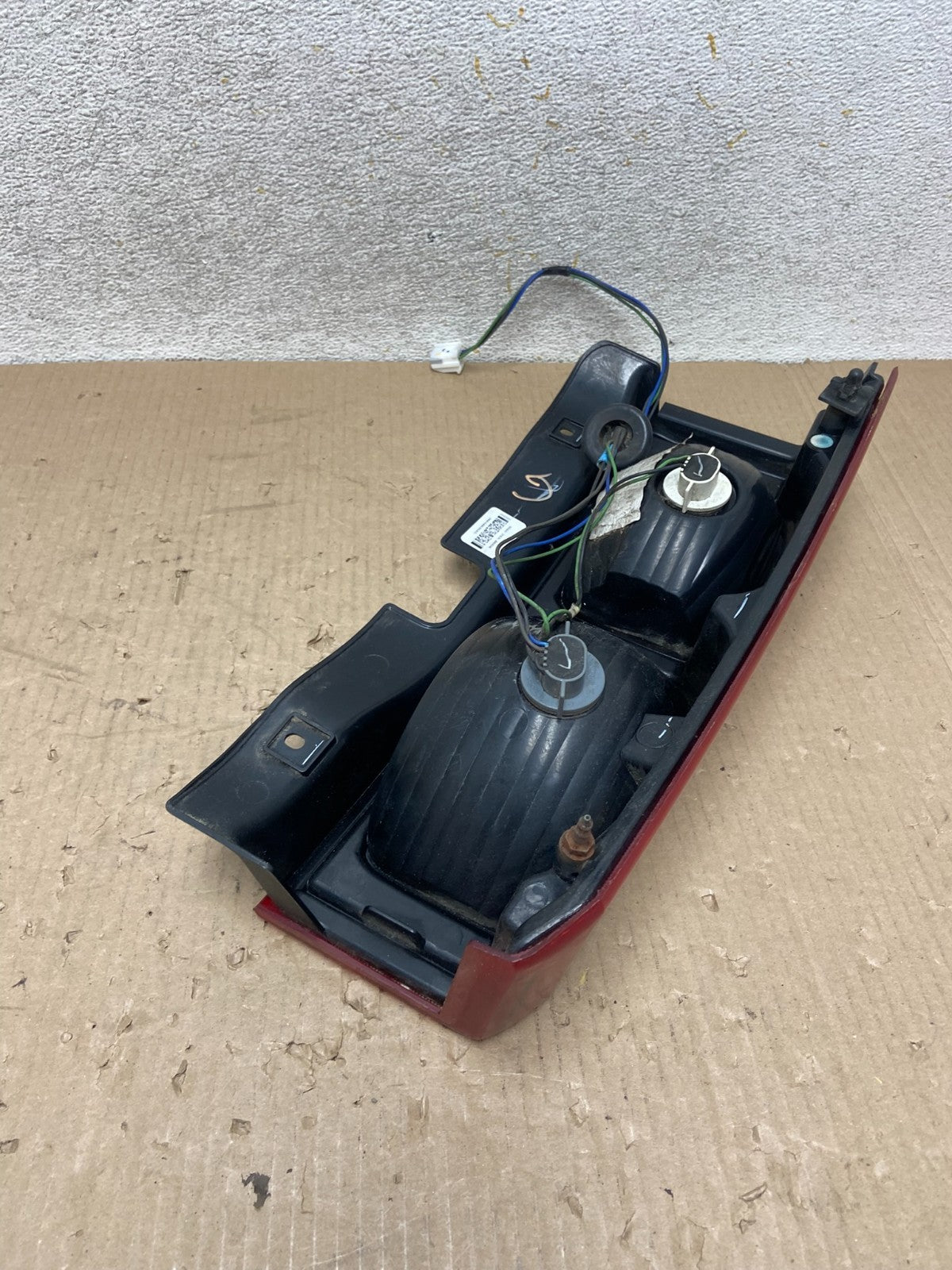 2006 to 2008 Hummer H3 Right Passenger Side Tail Light AI9663 LK5