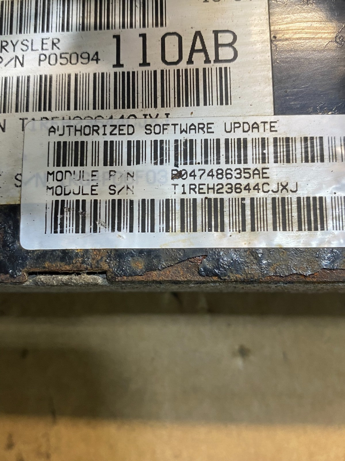 2005 Chrysler Town Country Caravan 3.3L Engine Control ECU P04748635AE ad7390 DG2